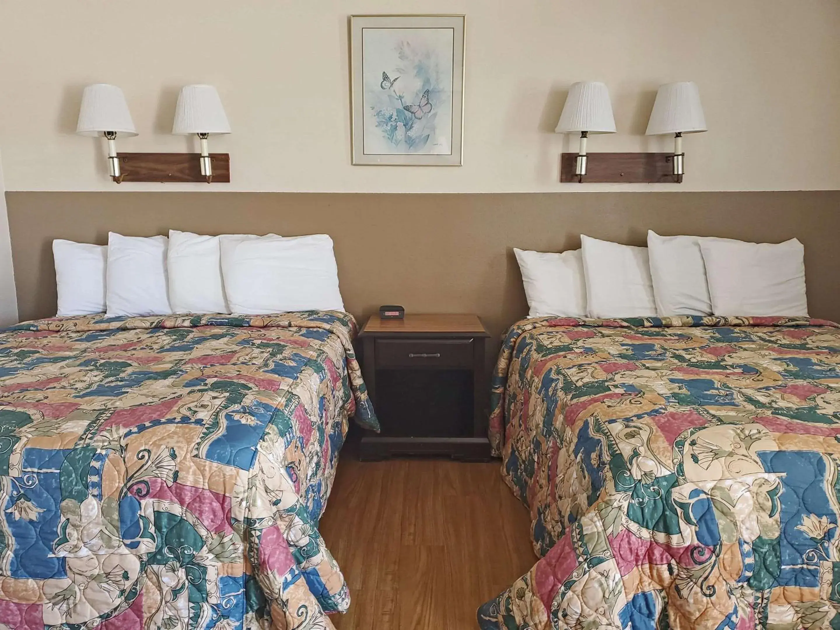 Bedroom, Bed in Rodeway Inn Bedroom, Bed in Rodeway Inn