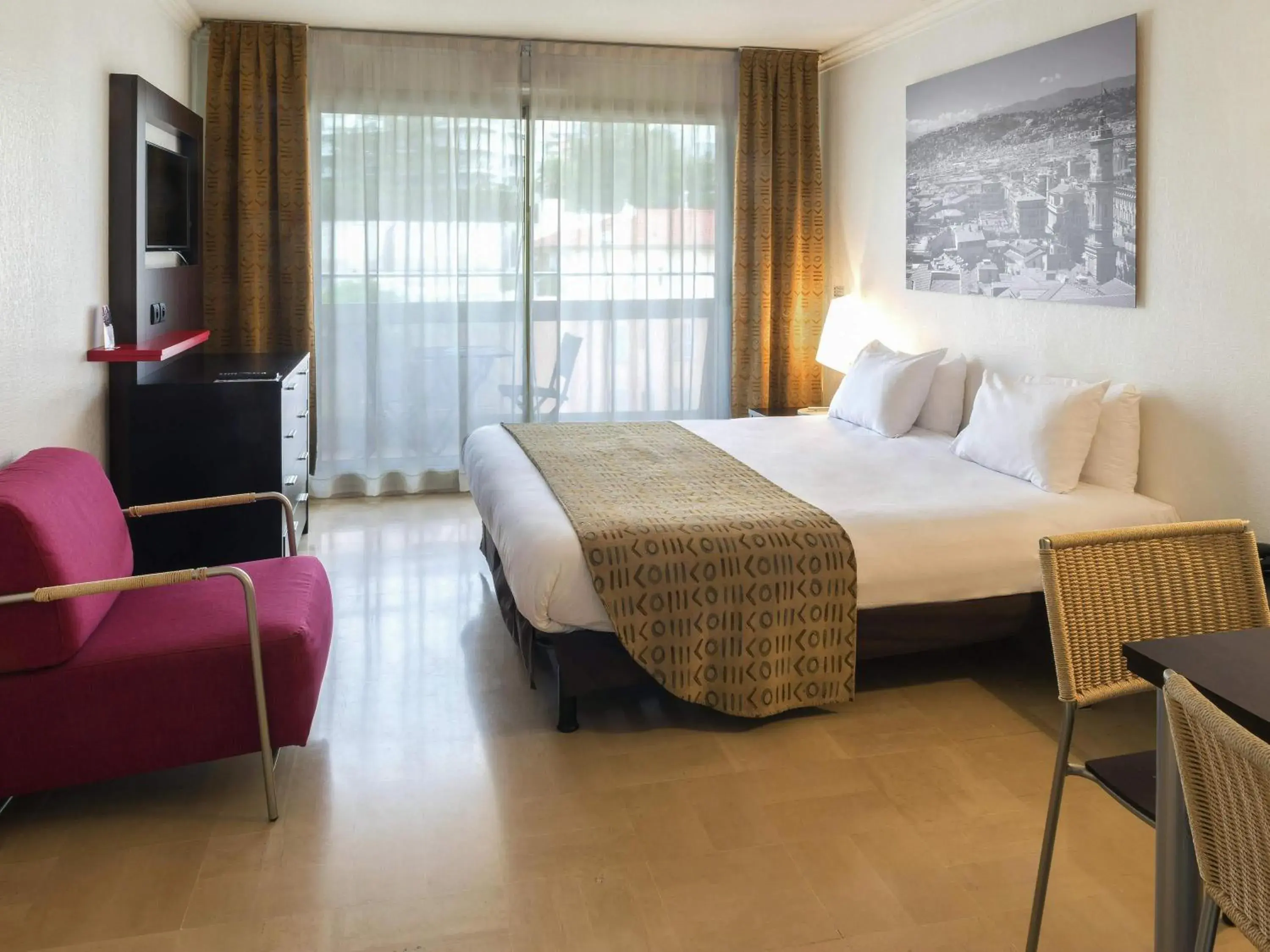 Bedroom, Bed in Aparthotel Adagio Nice Promenade des Anglais Bedroom, Bed in Aparthotel Adagio Nice Promenade des Anglais