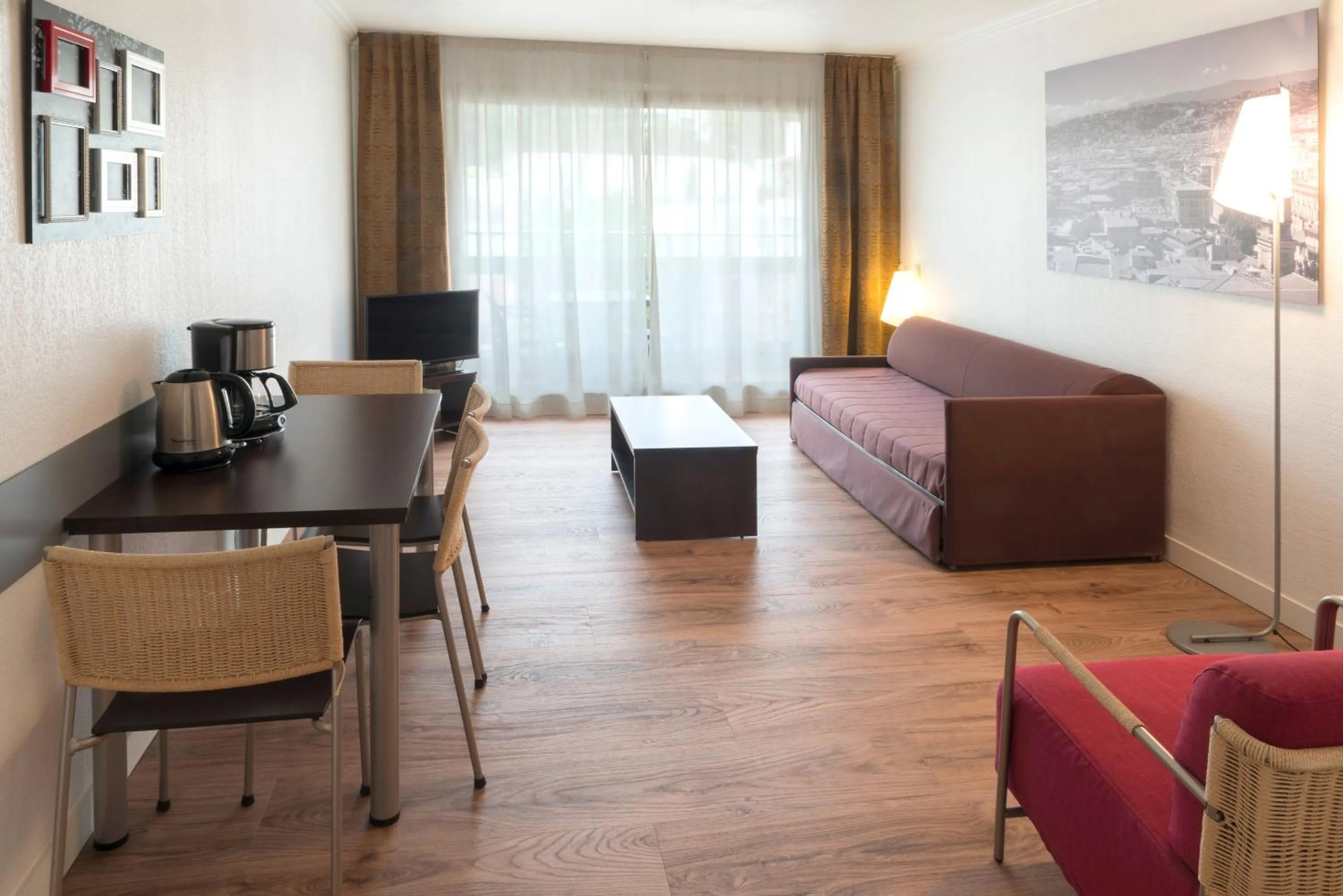 Coffee/tea facilities in Aparthotel Adagio Nice Promenade des Anglais