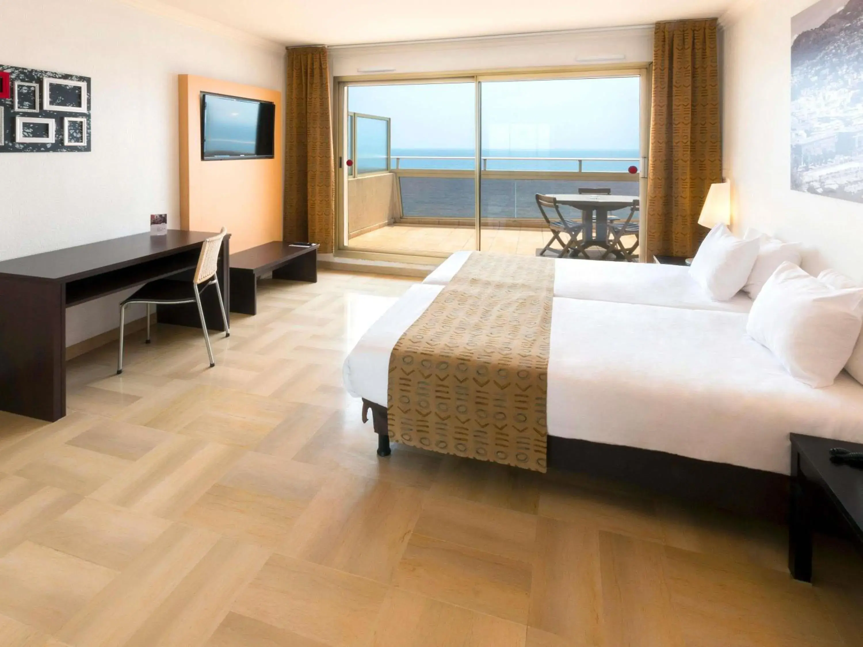 Bedroom, Bed in Aparthotel Adagio Nice Promenade des Anglais Bedroom, Bed in Aparthotel Adagio Nice Promenade des Anglais