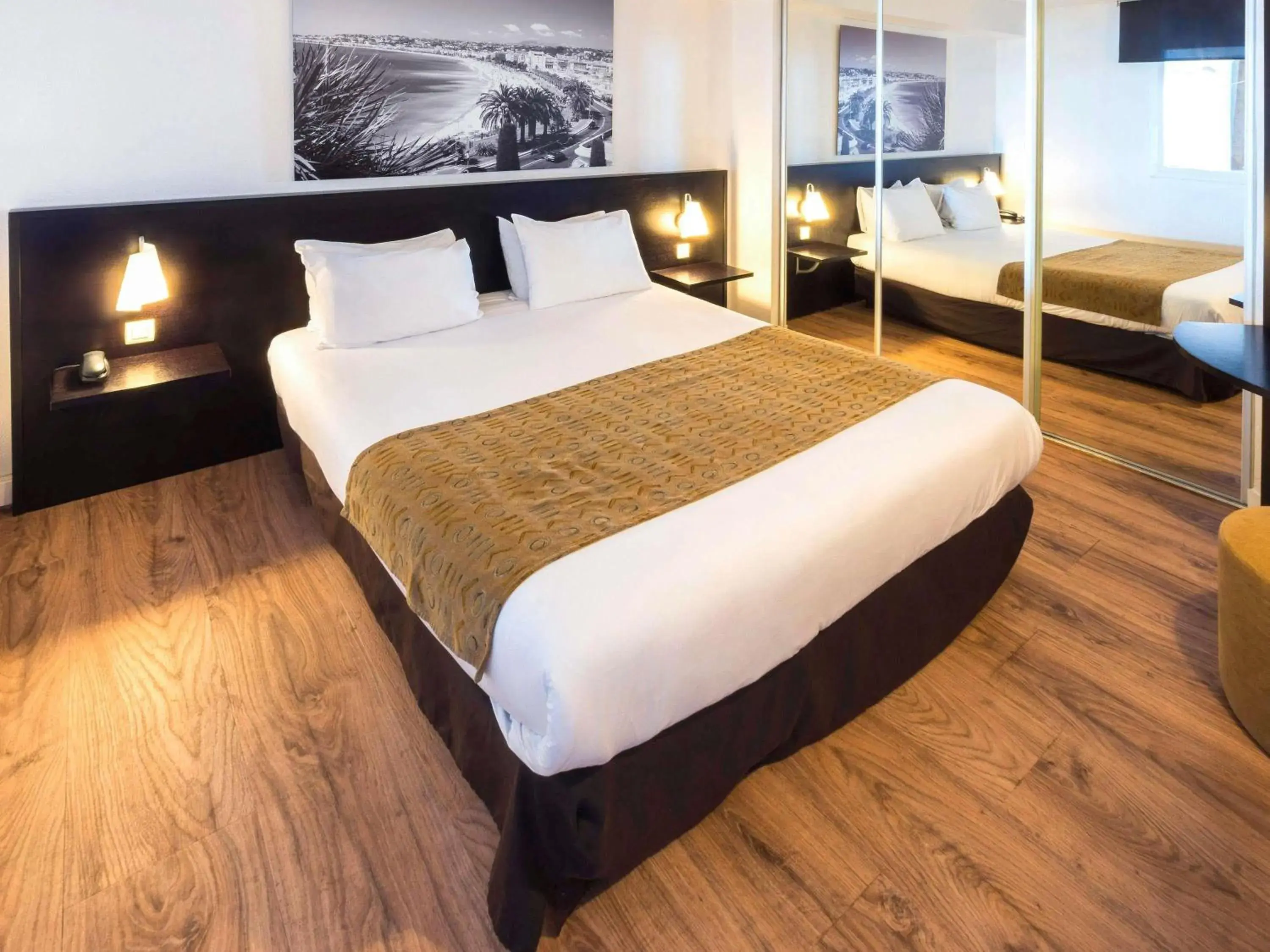 Bedroom, Bed in Aparthotel Adagio Nice Promenade des Anglais Bedroom, Bed in Aparthotel Adagio Nice Promenade des Anglais