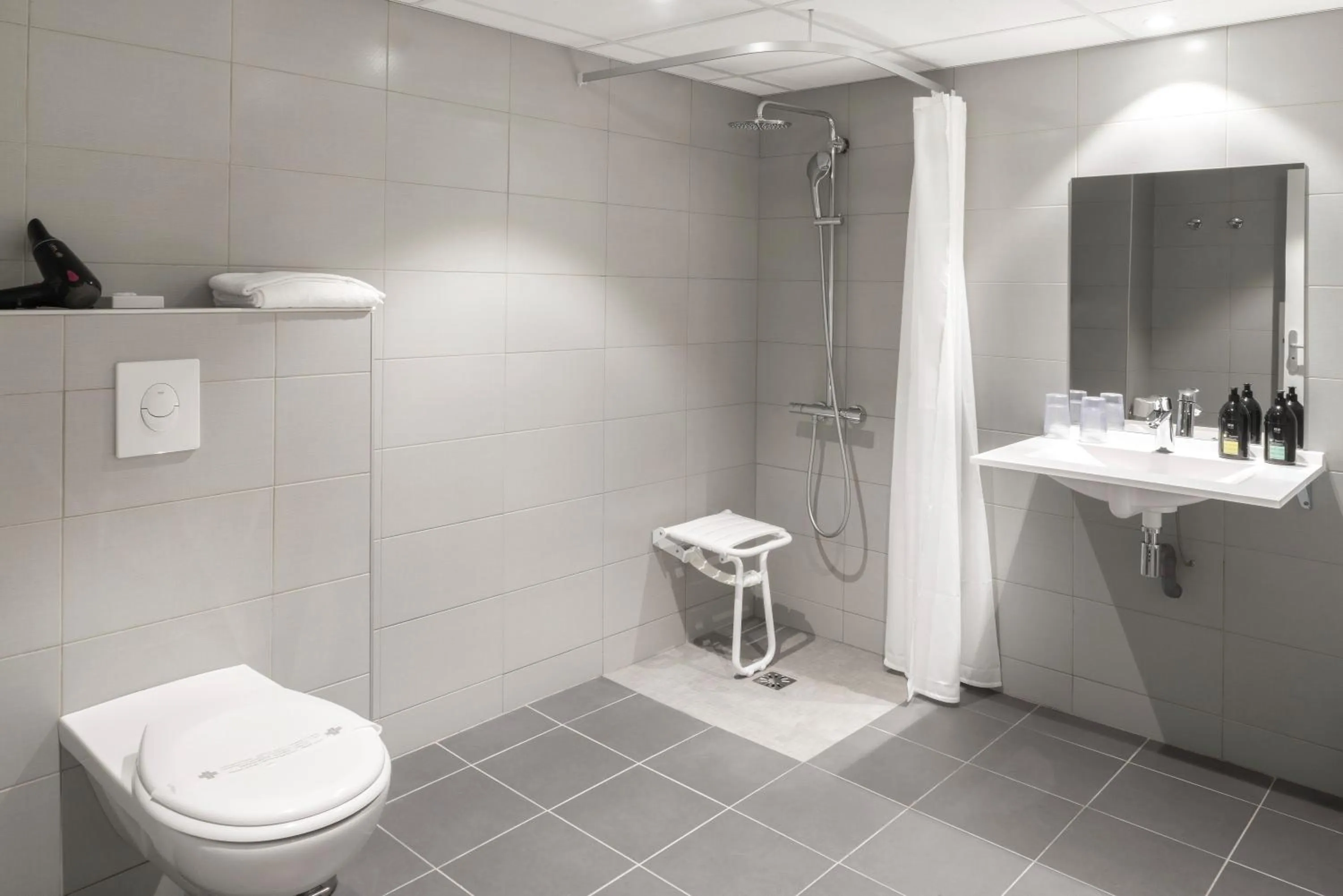 Shower in Aparthotel Adagio Nice Promenade des Anglais