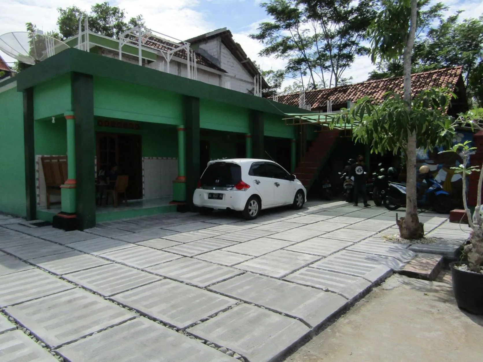 Losmen Kinasih Puncak & Gazebo Pandang