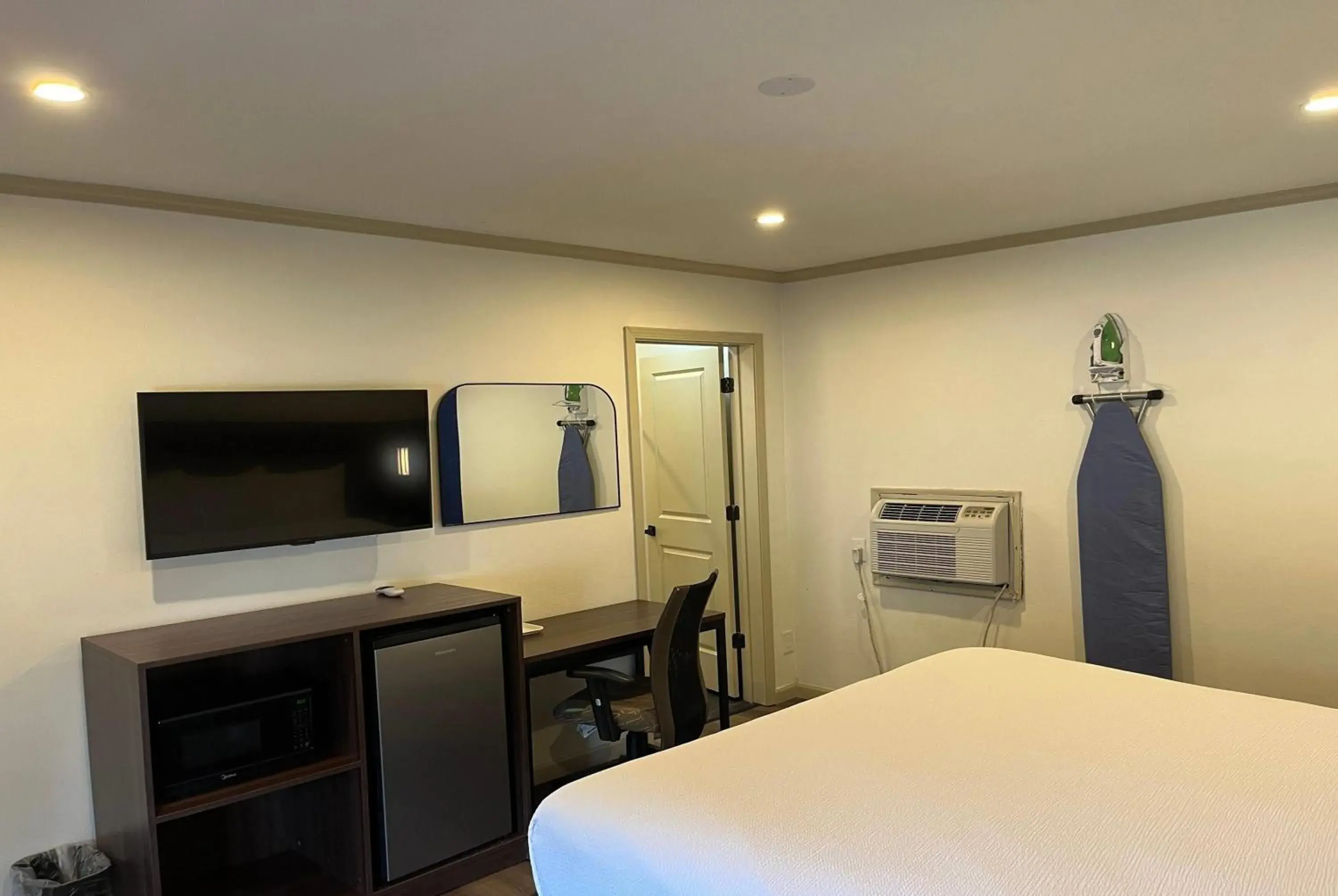 Photo of the whole room in Travelodge by Wyndham Bainbridge Photo of the whole room in Travelodge by Wyndham Bainbridge