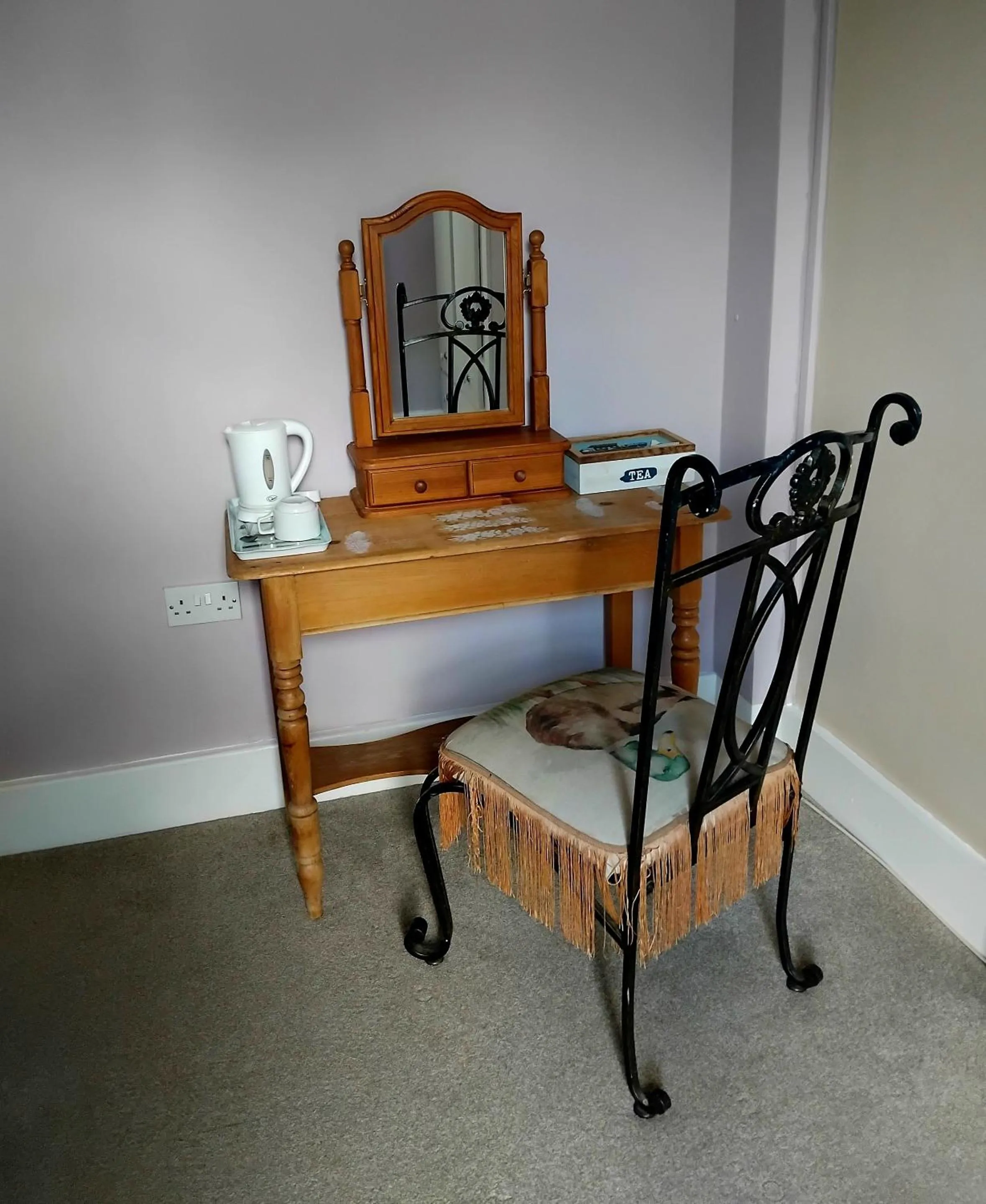 Bedroom in The Countryman Hotel