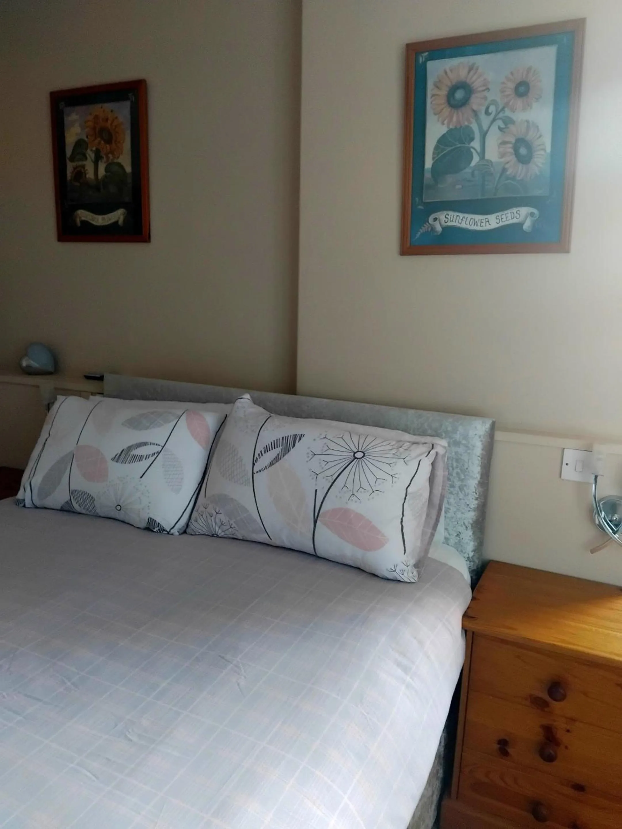 Bedroom, Bed in The Countryman Hotel