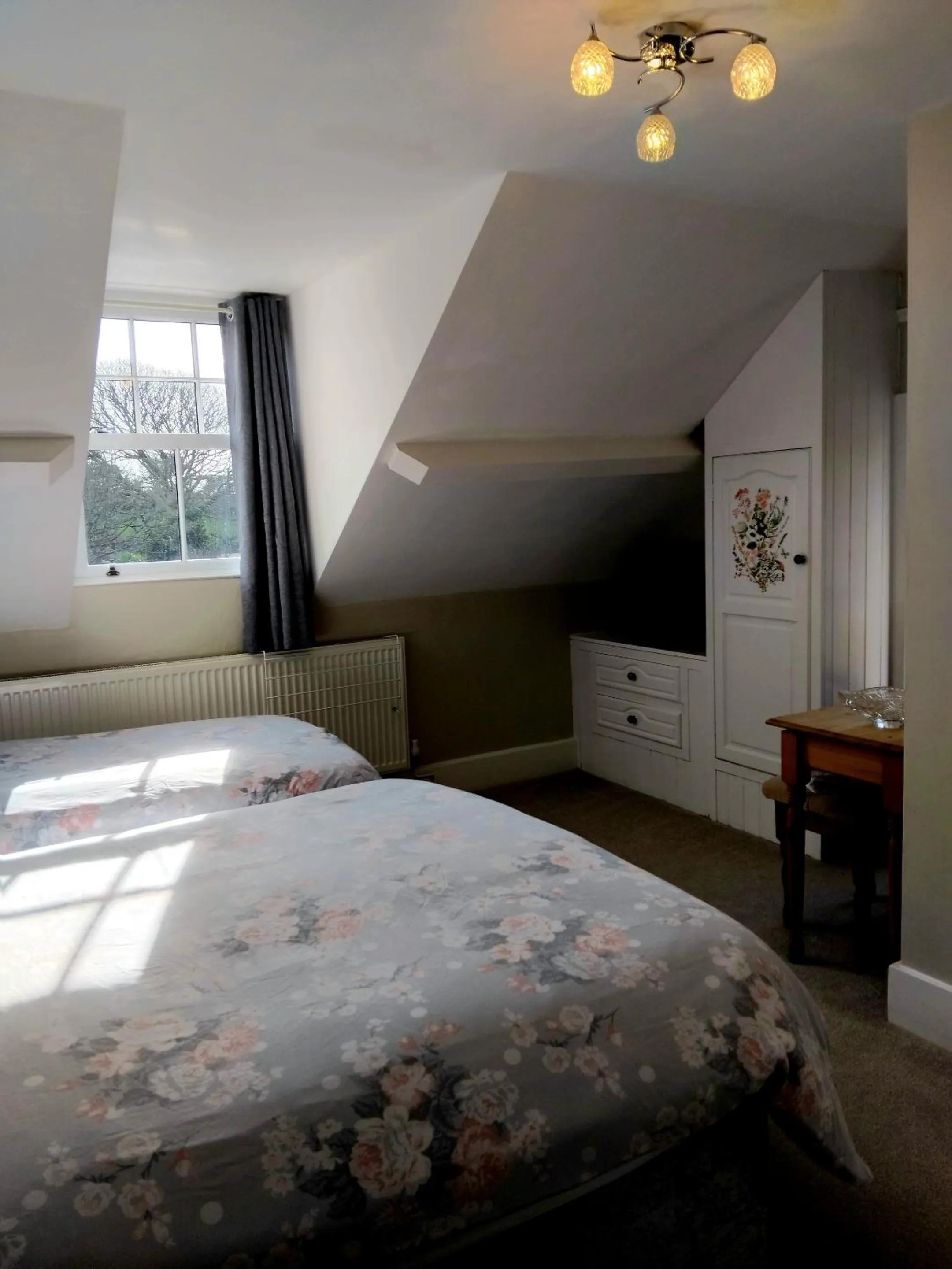 Bedroom, Bed in The Countryman Hotel