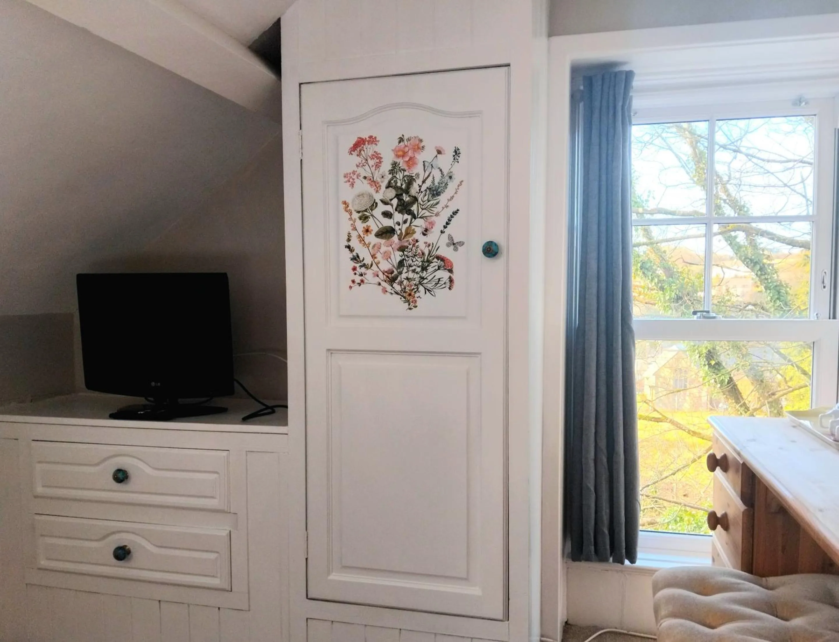 Bedroom in The Countryman Hotel