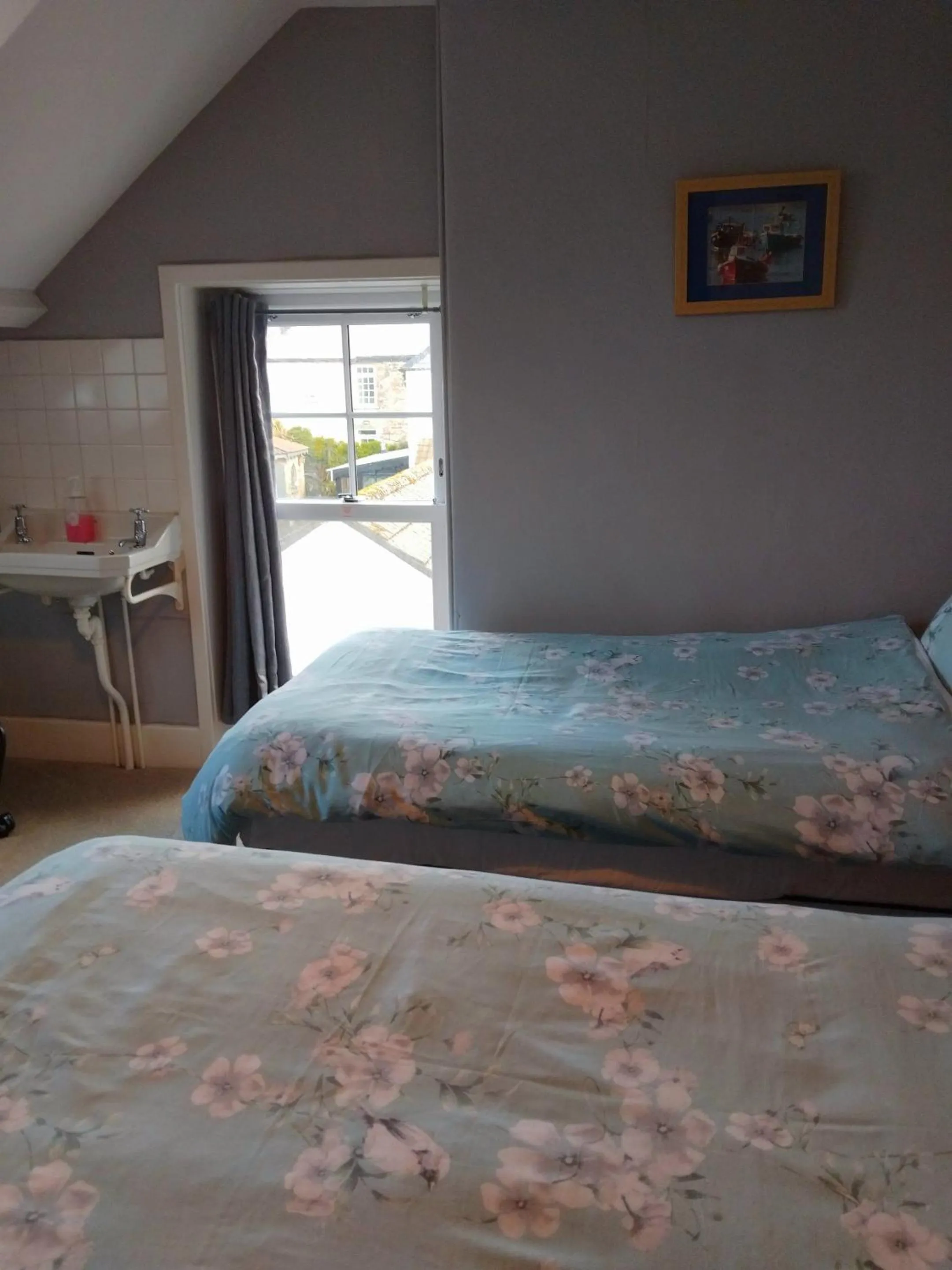 Bedroom, Bed in The Countryman Hotel