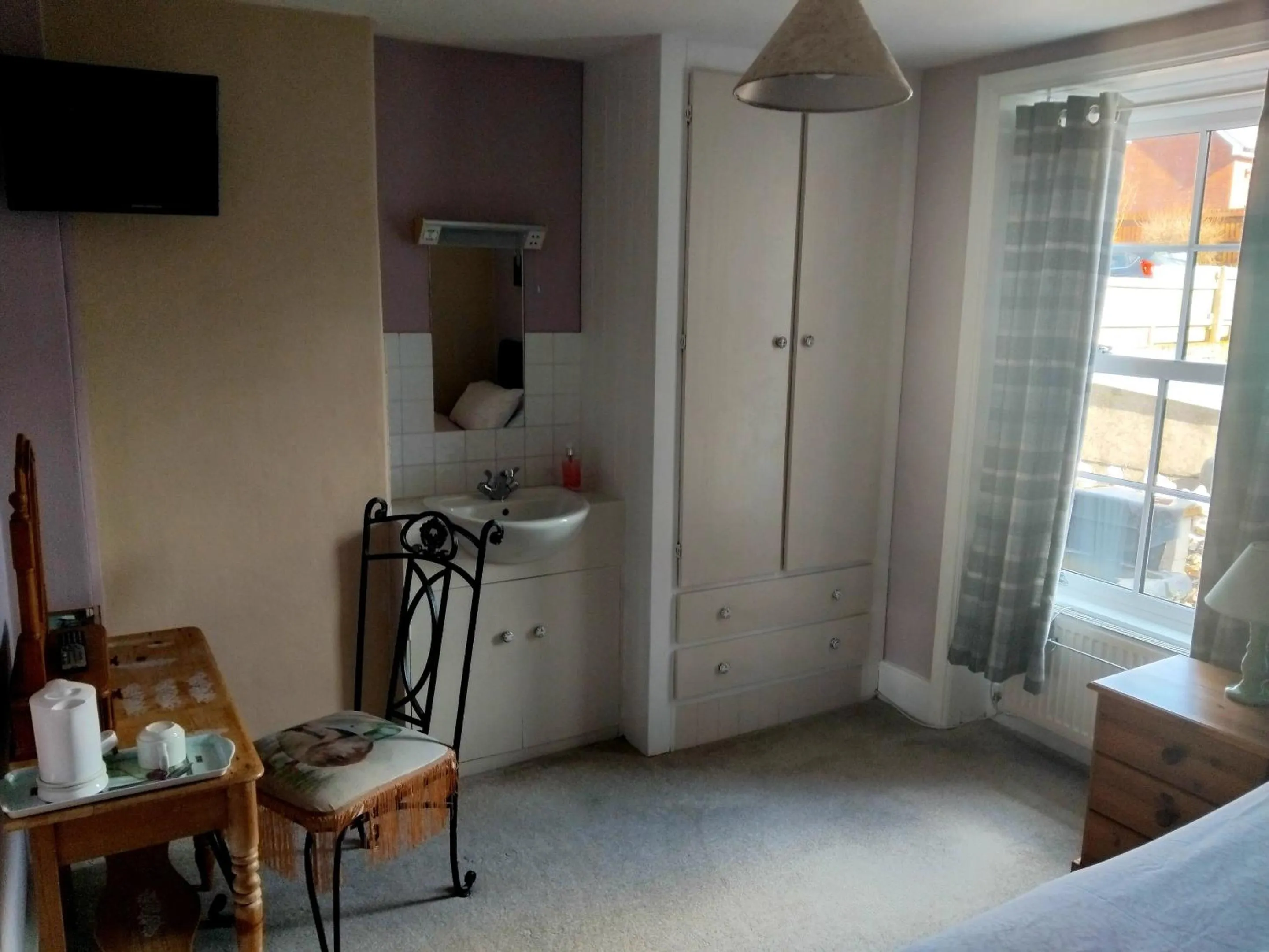 Bedroom, Bed in The Countryman Hotel