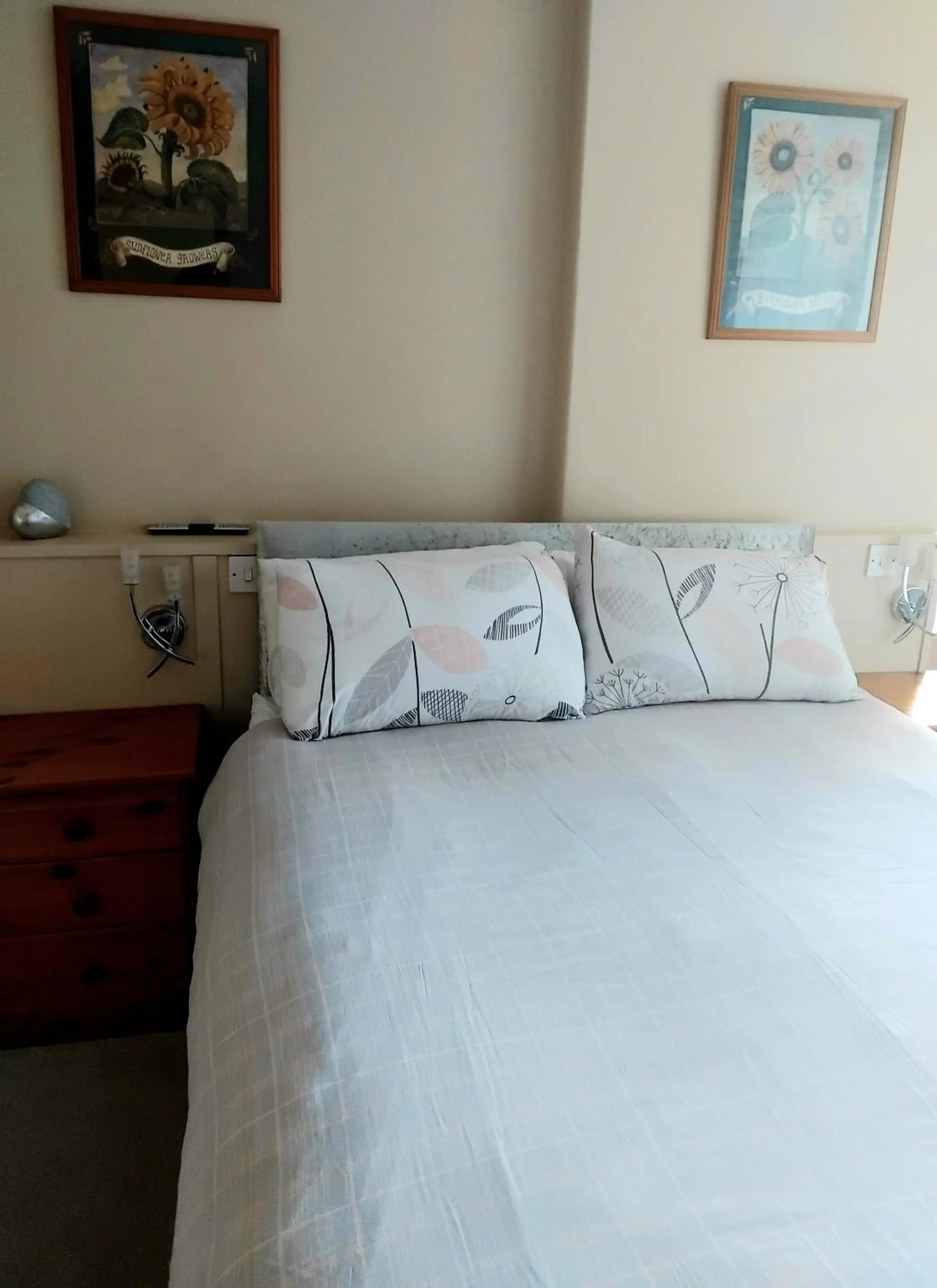 Bedroom, Bed in The Countryman Hotel