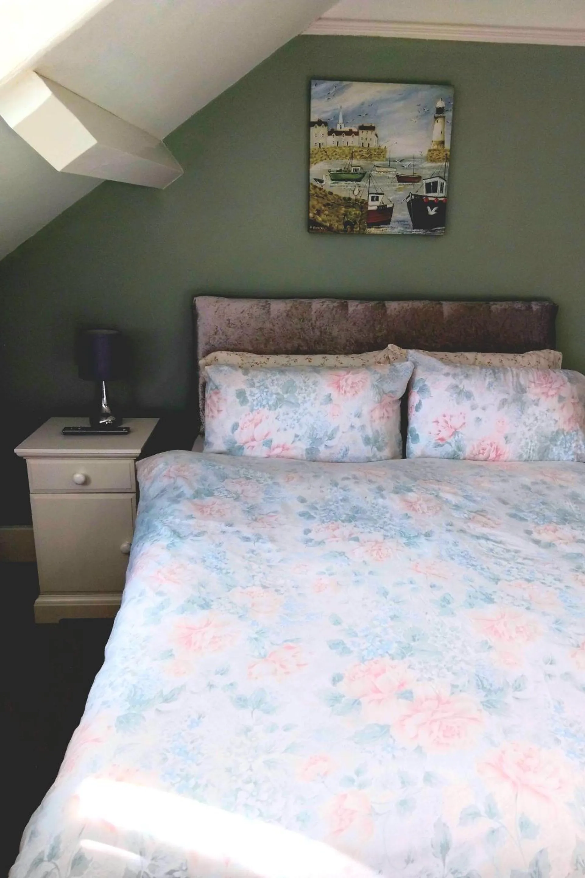 Bedroom, Bed in The Countryman Hotel