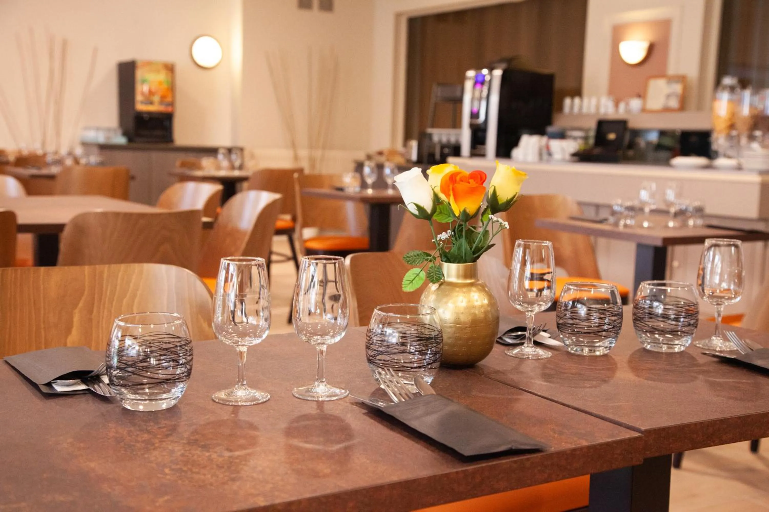 Restaurant/places to eat in Hotel les Alignements