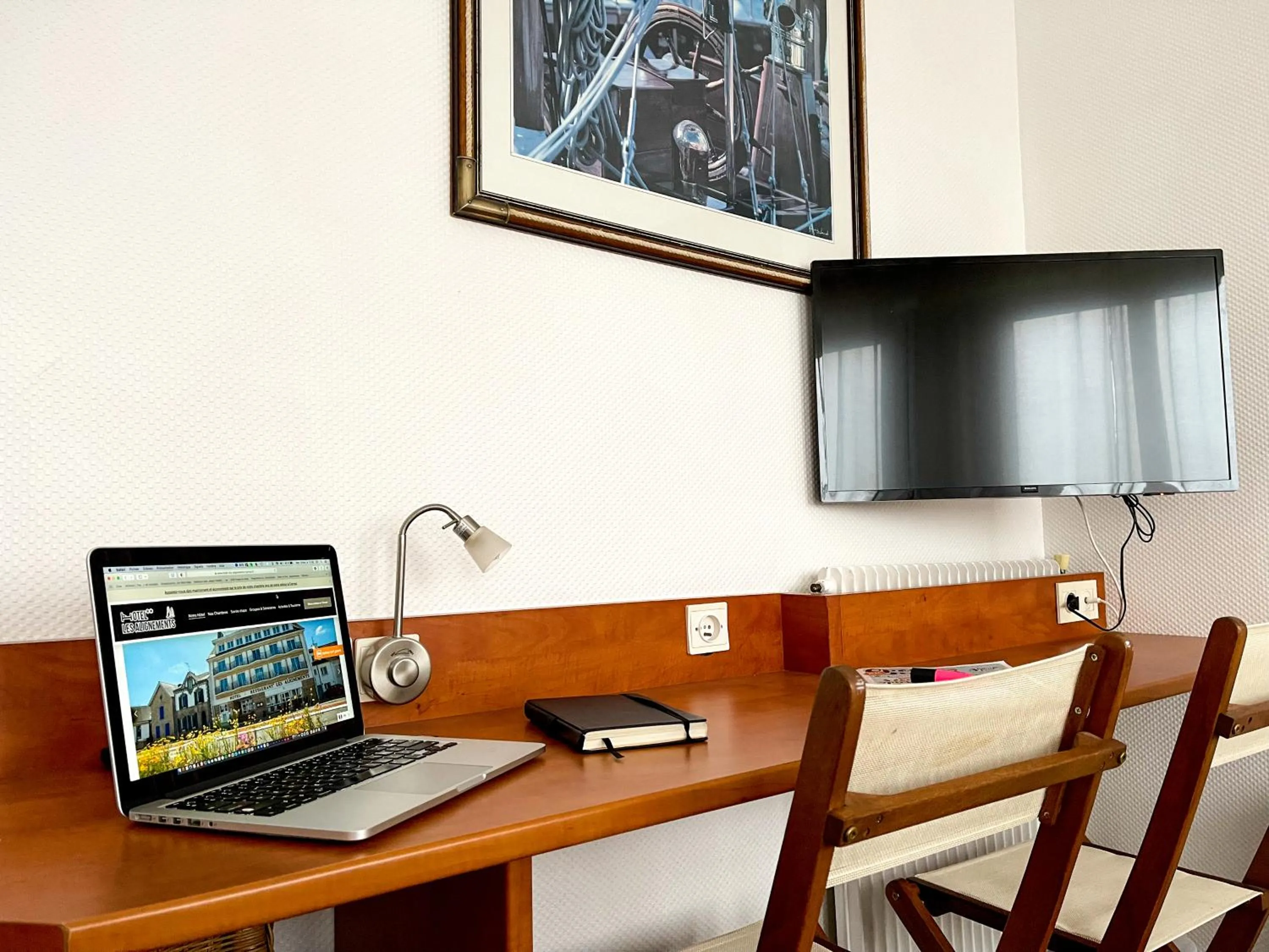 TV and multimedia in Hotel les Alignements