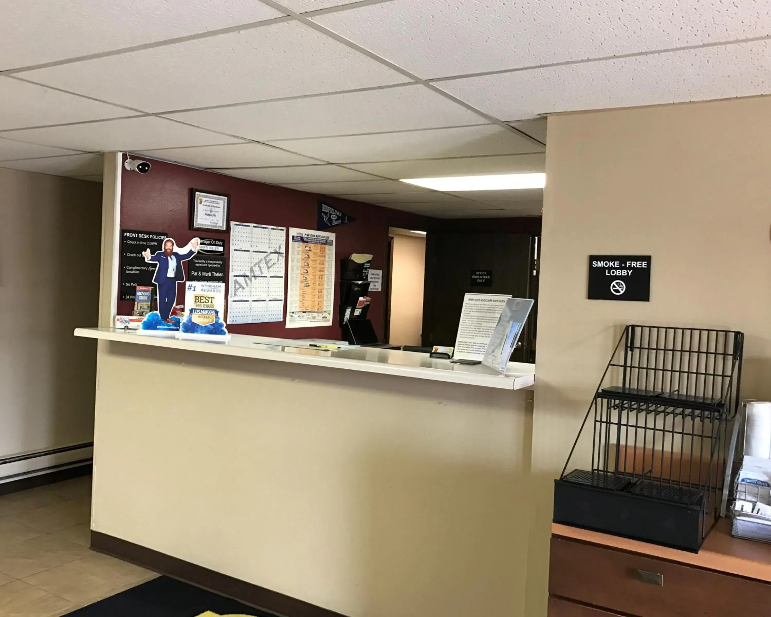 Lobby or reception in Super 8 by Wyndham Redfield Lobby or reception in Super 8 by Wyndham Redfield