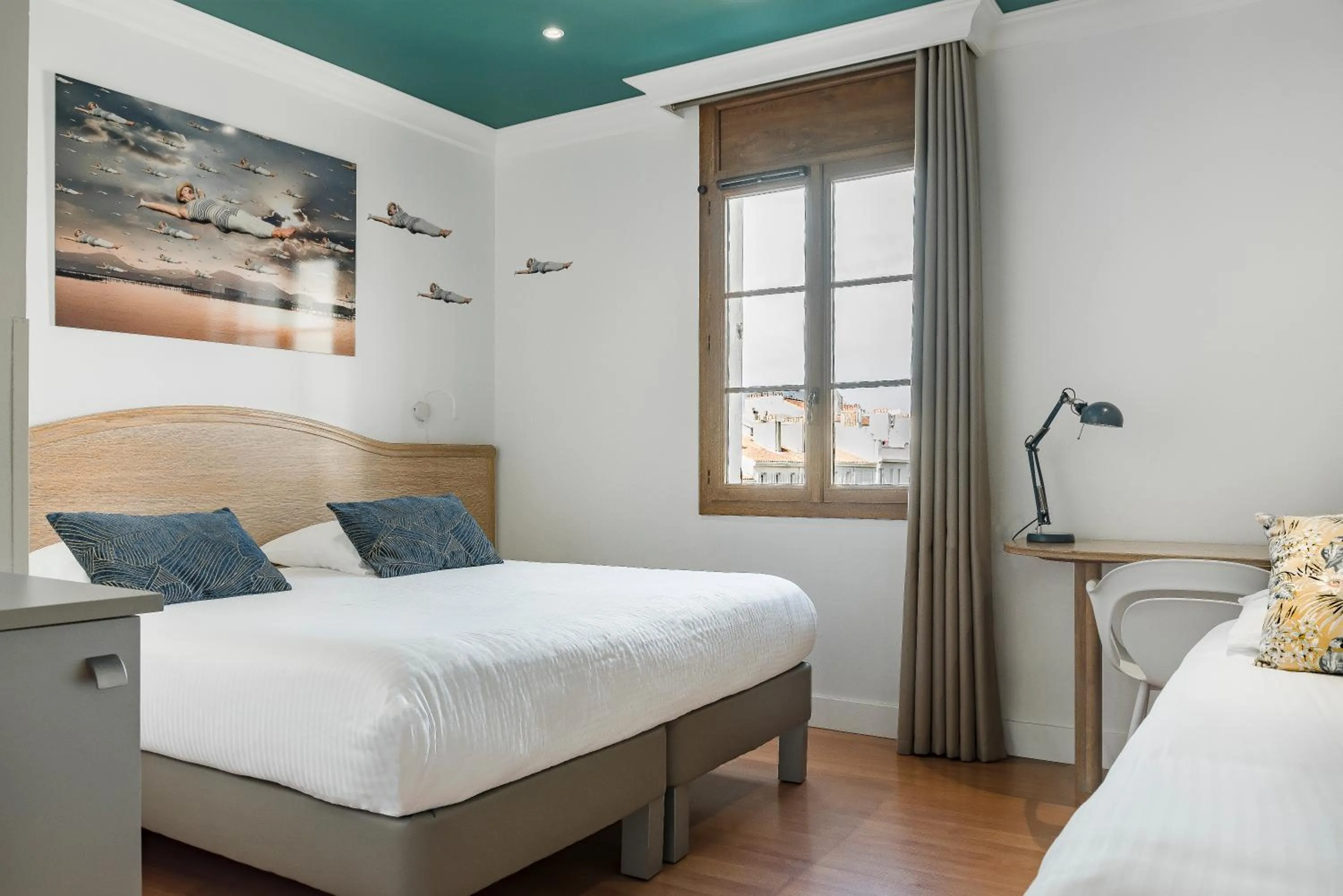 Bed in Grand Hôtel de la Gare Toulon - Boutique Hôtel