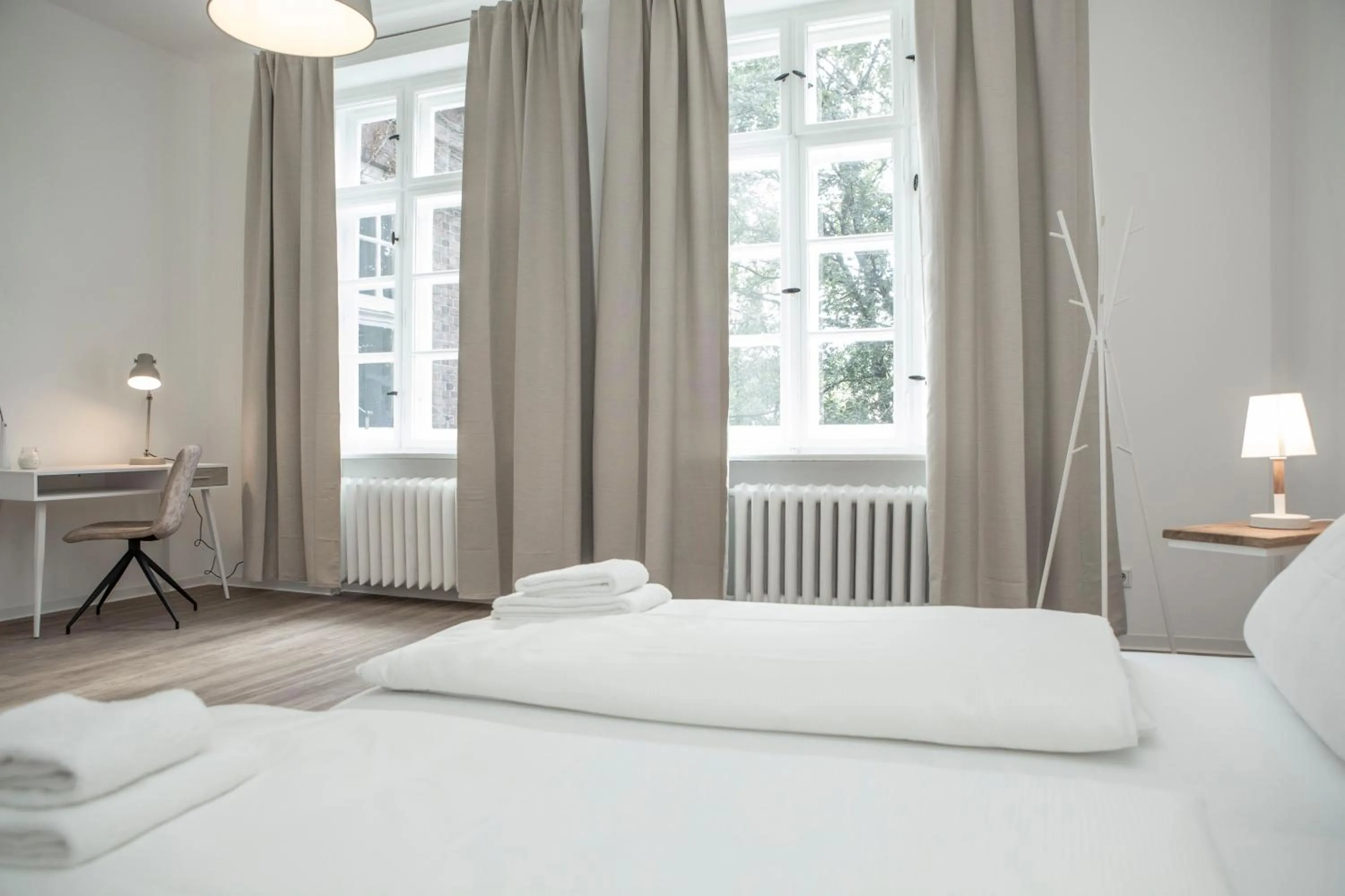Photo of the whole room, Bed in Boardinghouse Flensburg - by Zimmer FREI! Holidays