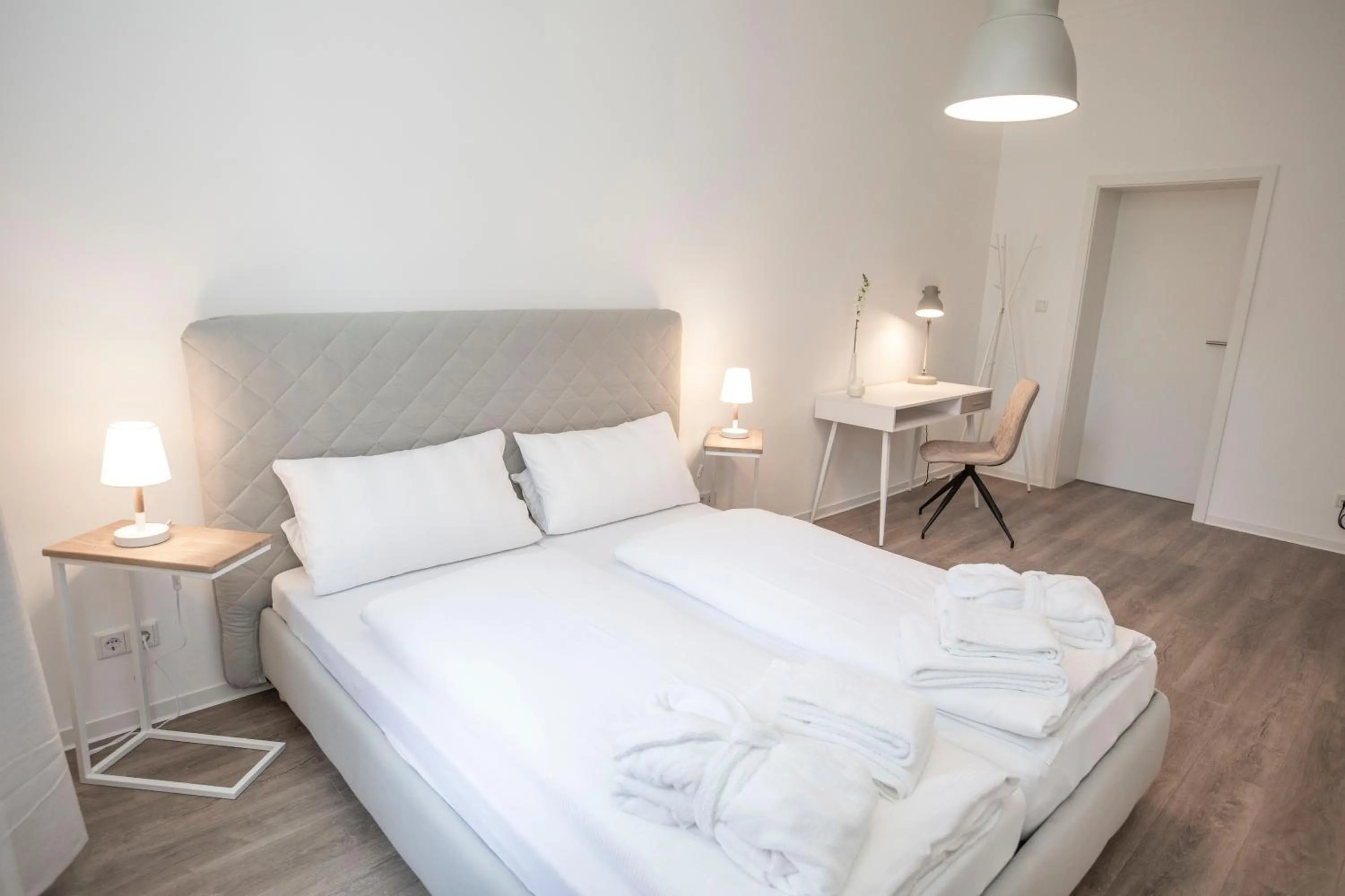 Photo of the whole room, Bed in Boardinghouse Flensburg - by Zimmer FREI! Holidays