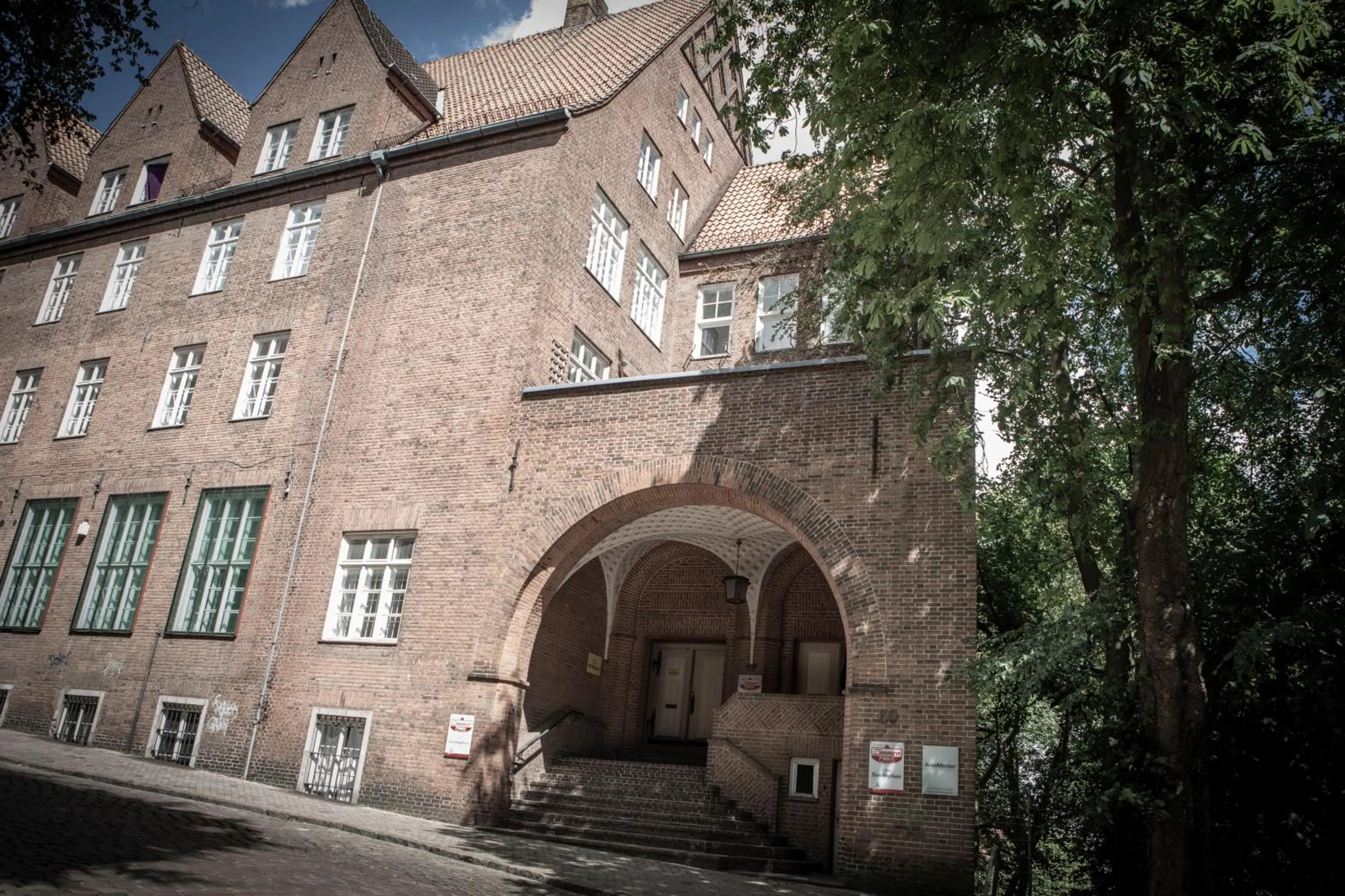 Property building in Boardinghouse Flensburg - by Zimmer FREI! Holidays