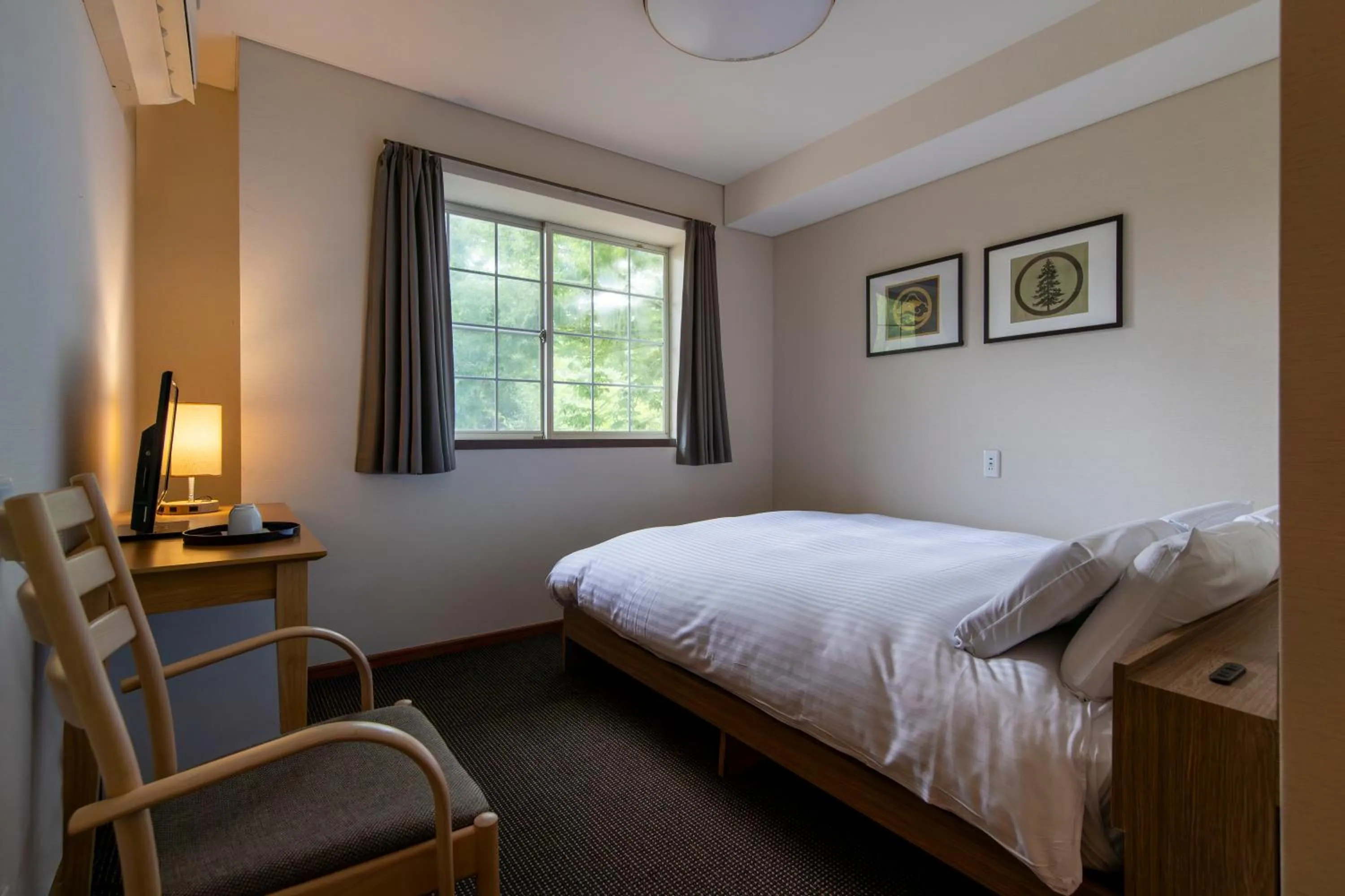 Photo of the whole room, Bed in Fujiyama Inn Conifer