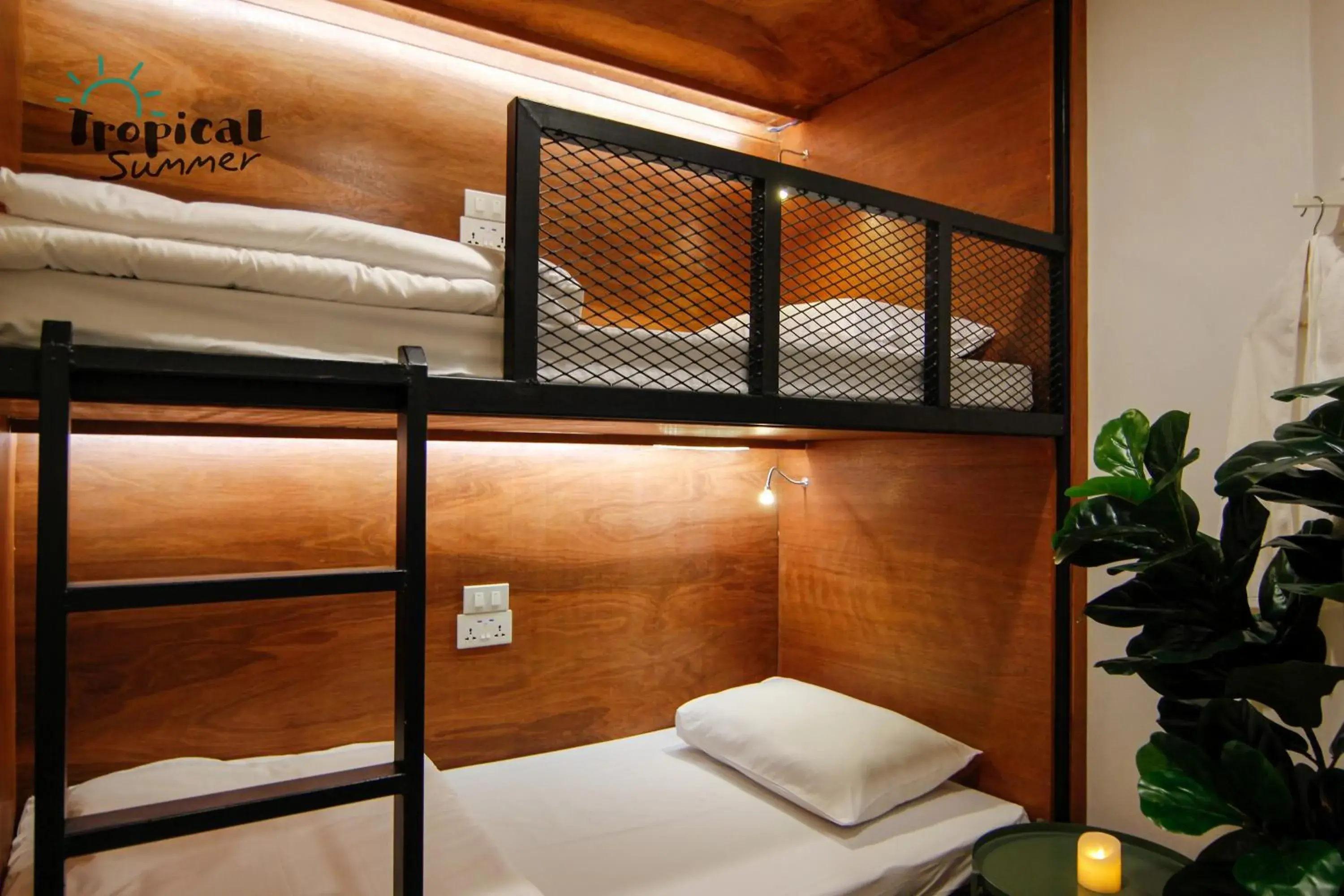 Economy Twin Room in Tropical Summer Hostel Economy Twin Room in Tropical Summer Hostel