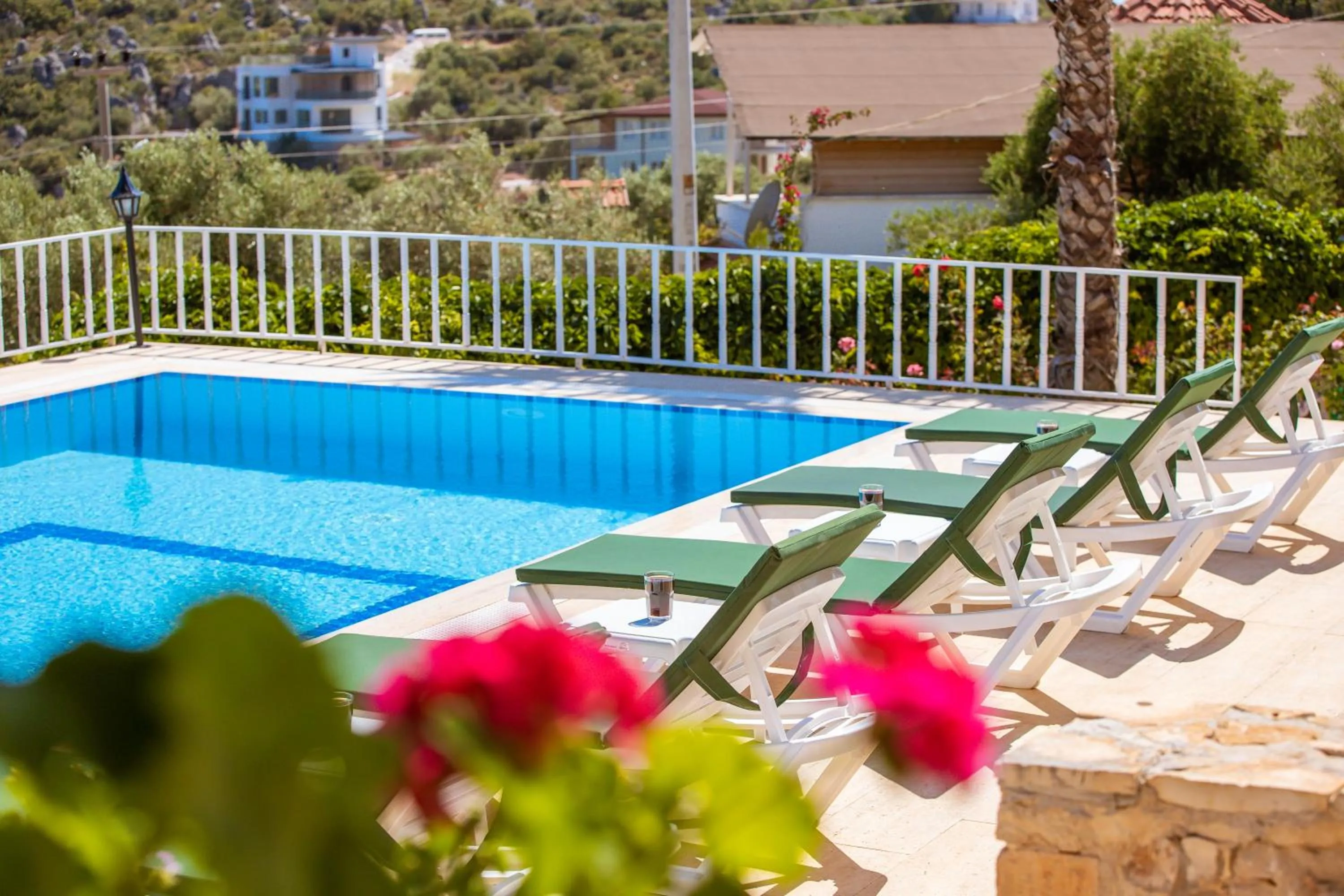 Pool view in 3 House Apart