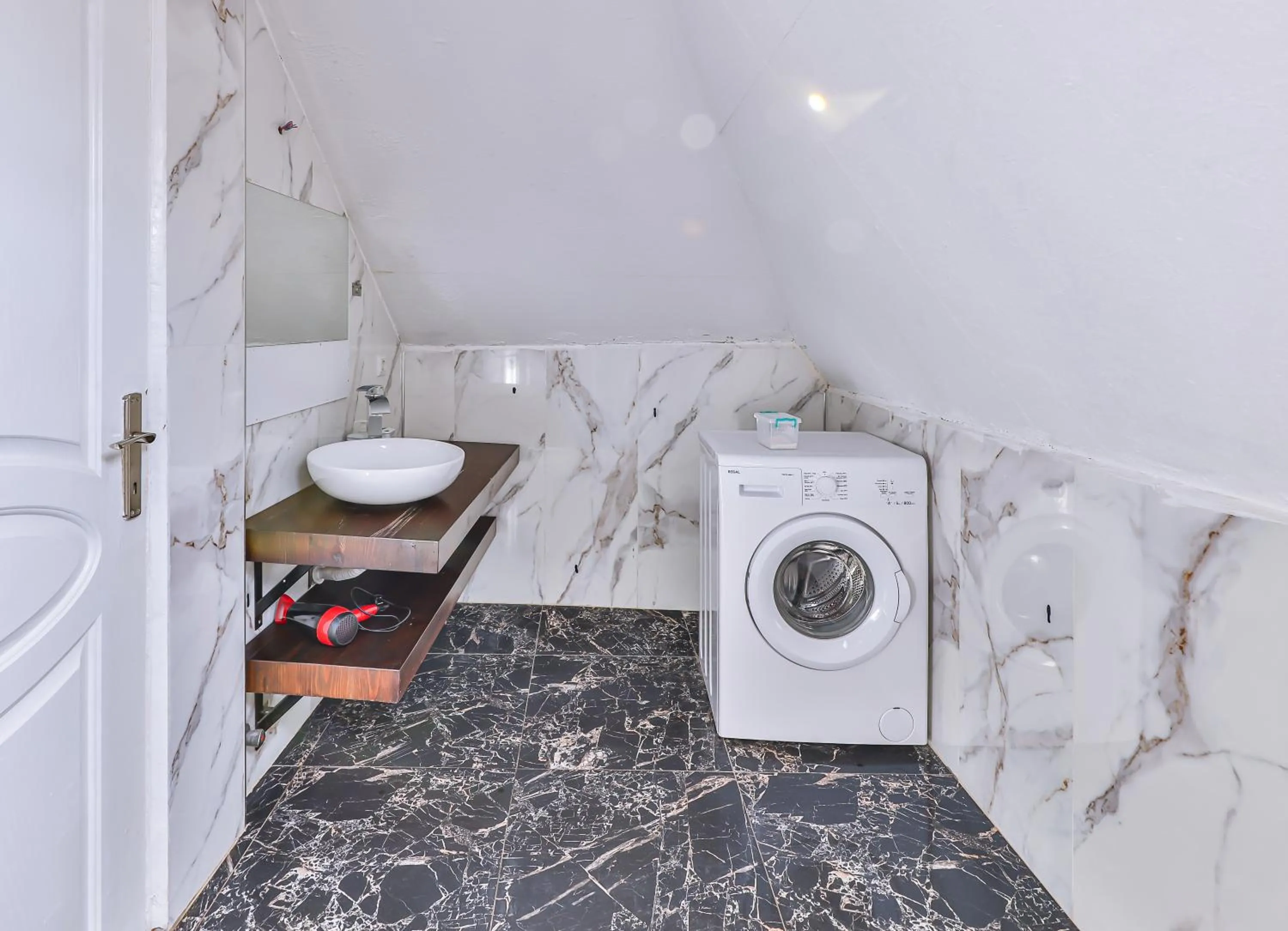 washing machine in 3 House Apart