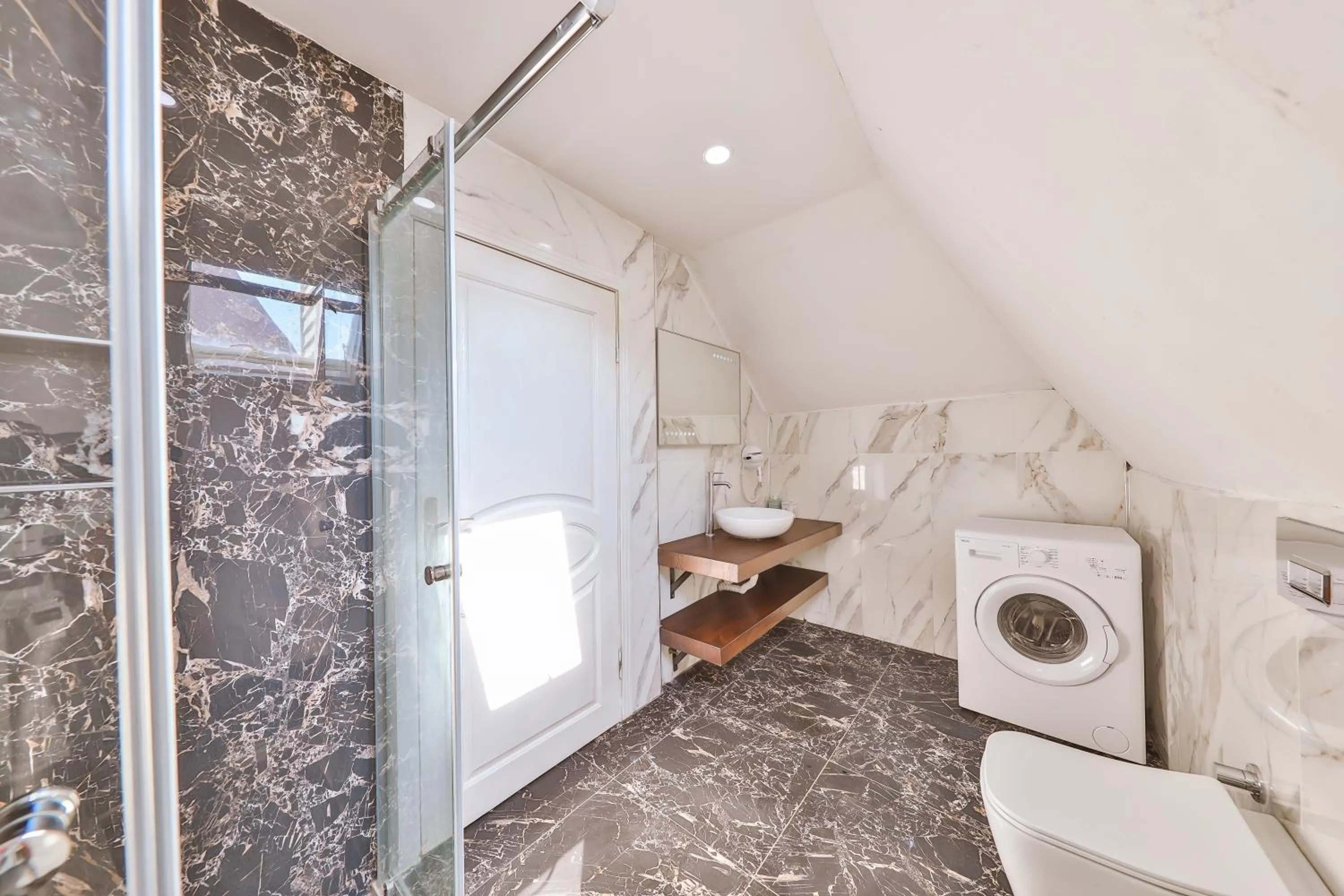 Bathroom in 3 House Apart