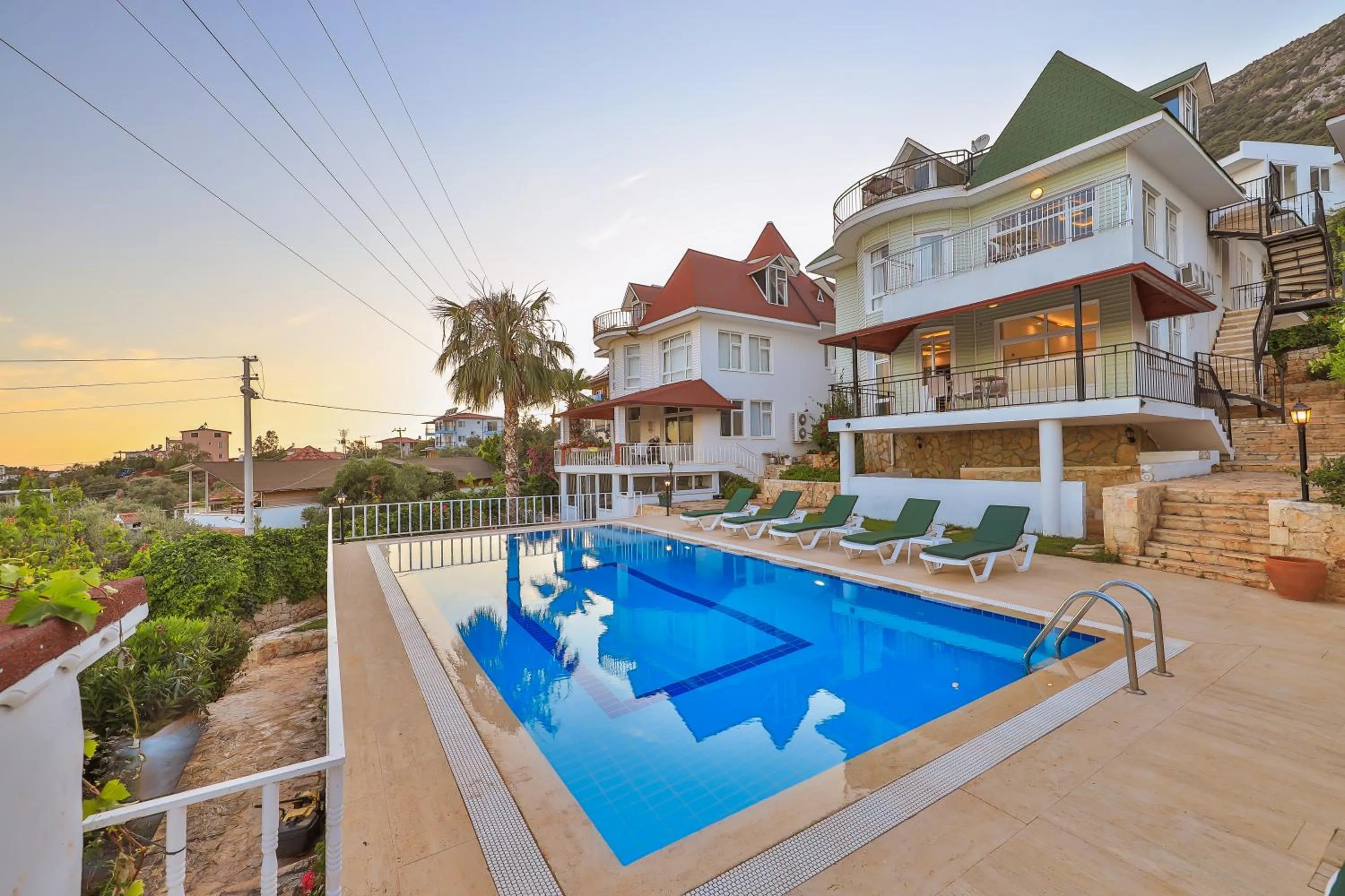 Pool view in 3 House Apart