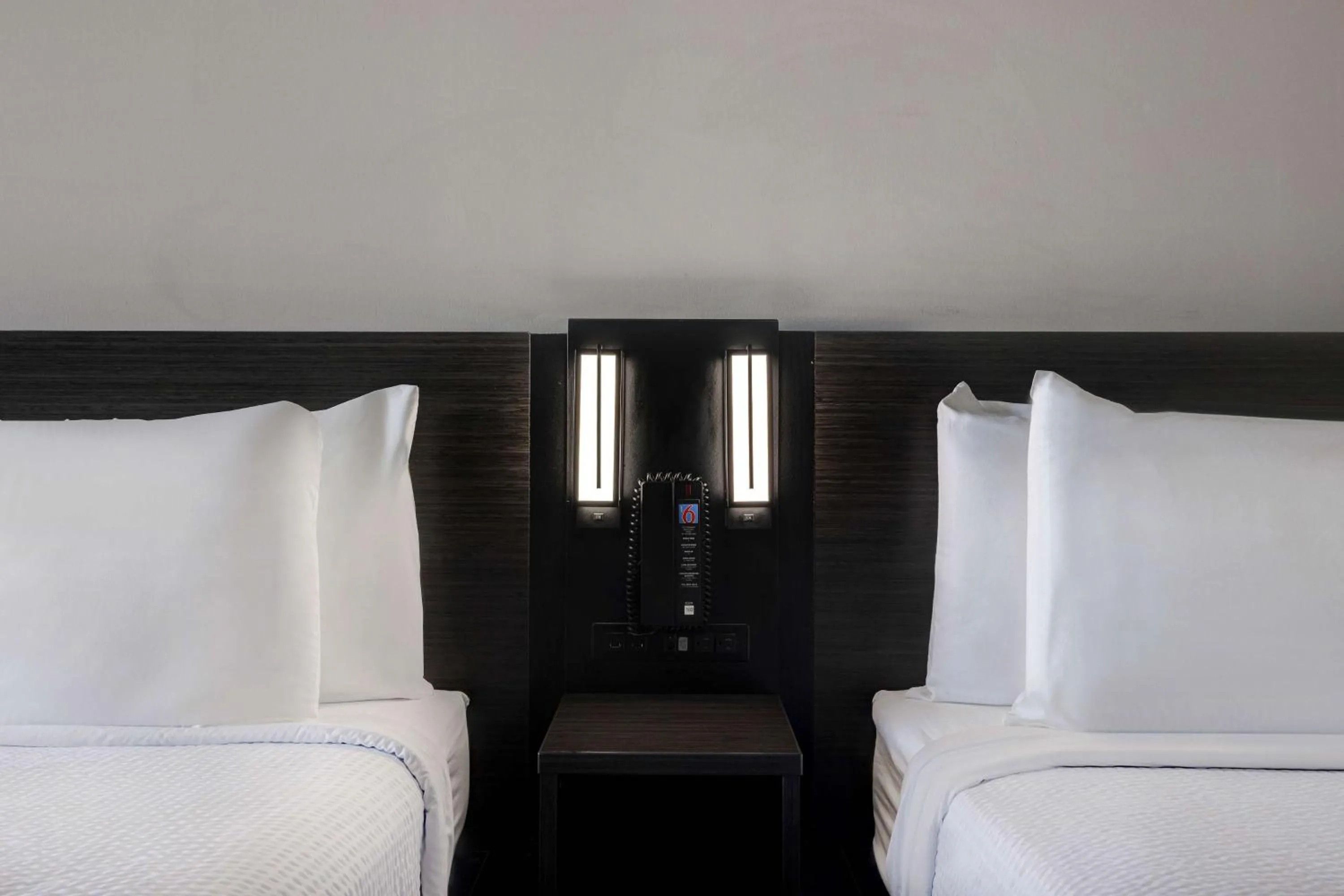 Bedroom, Bed in Motel 6 Bonne Terre, MO