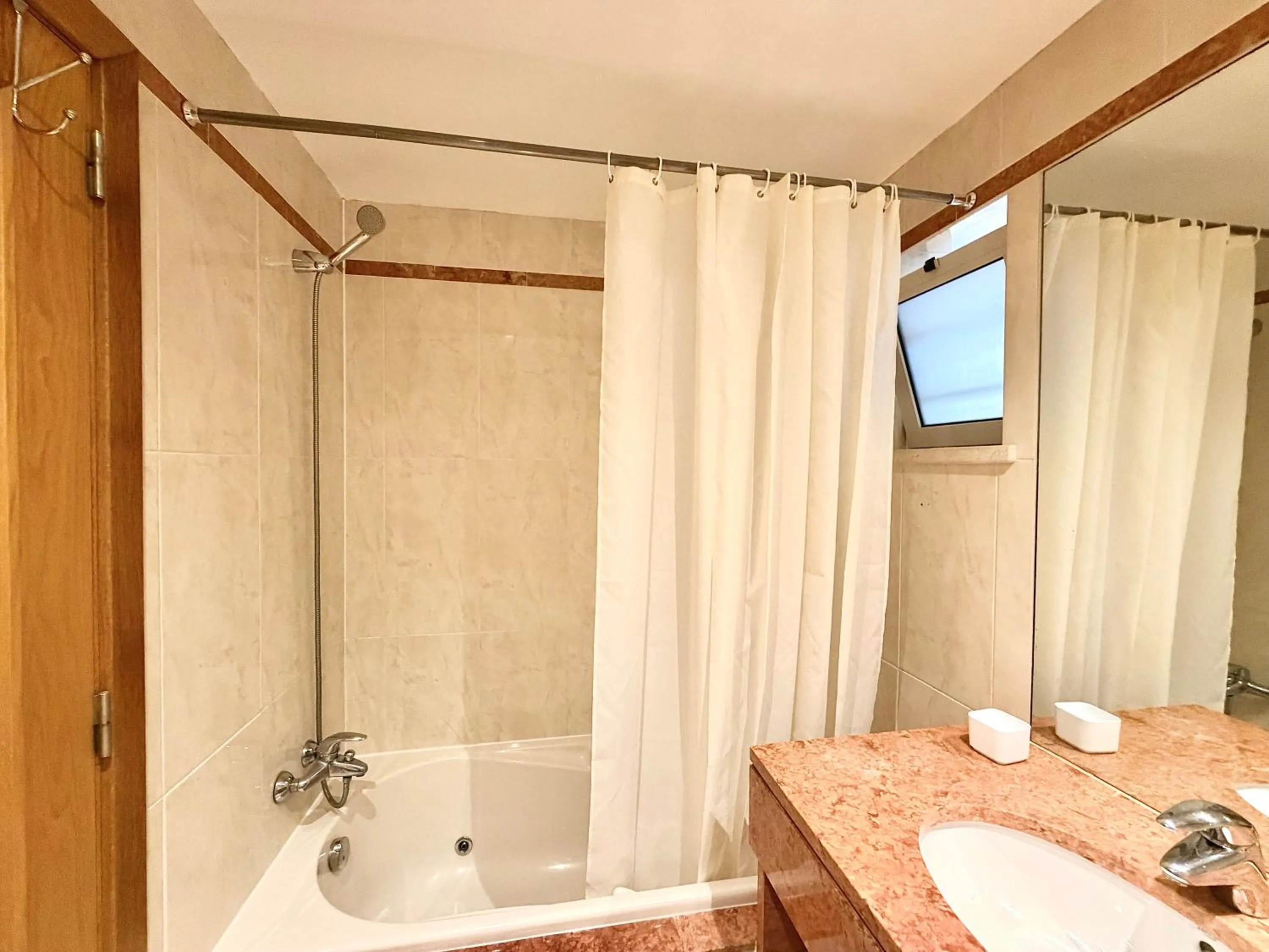 Bathroom in MouraPraia By Garvetur