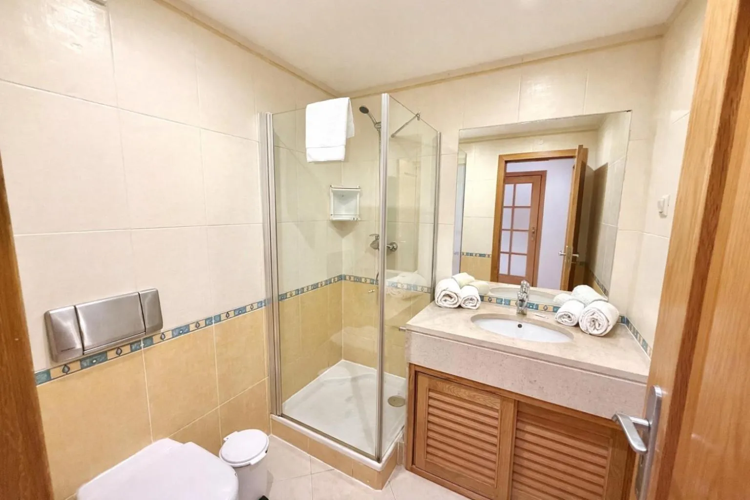 Bathroom in MouraPraia By Garvetur