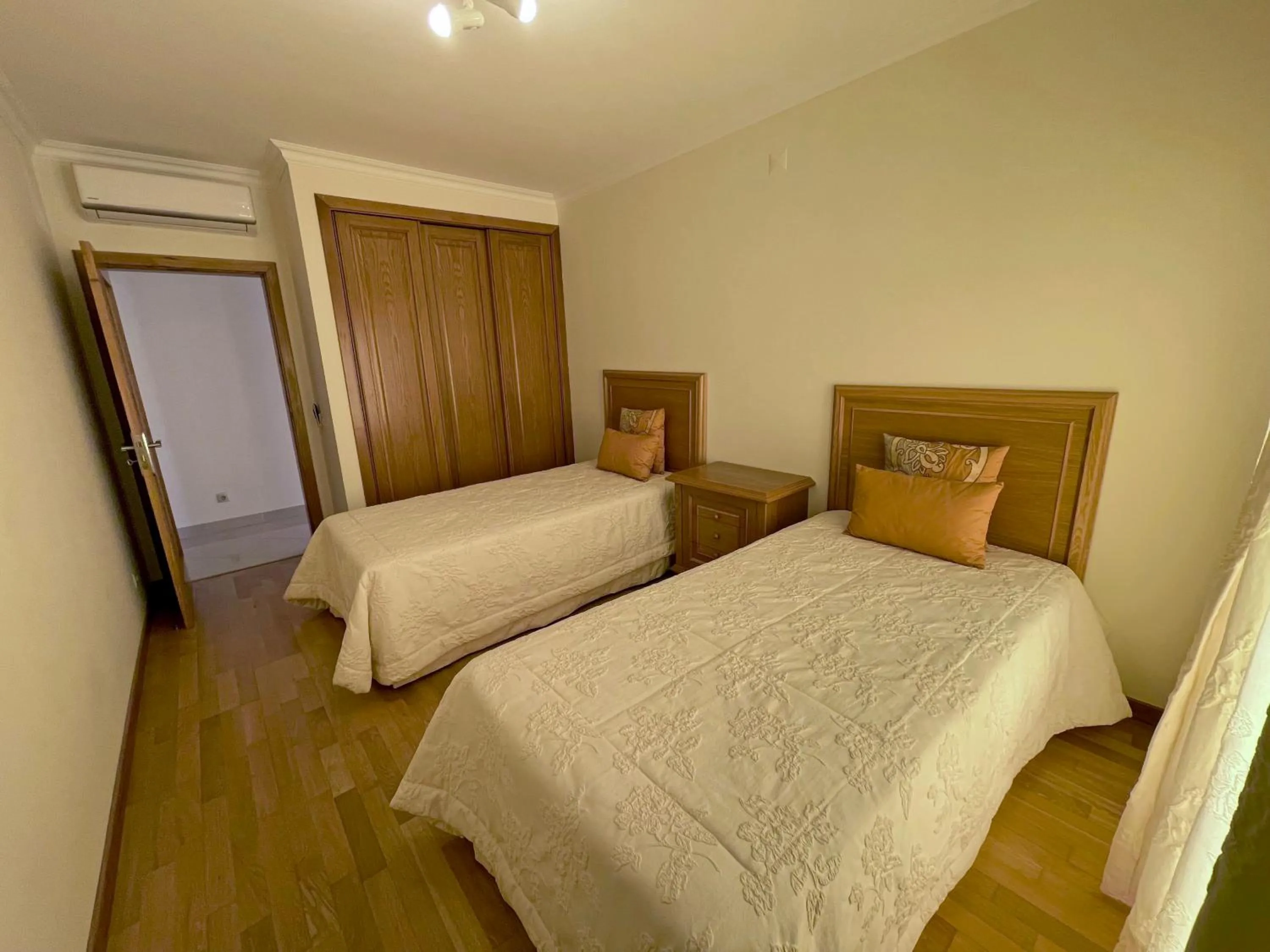 Bed in MouraPraia By Garvetur