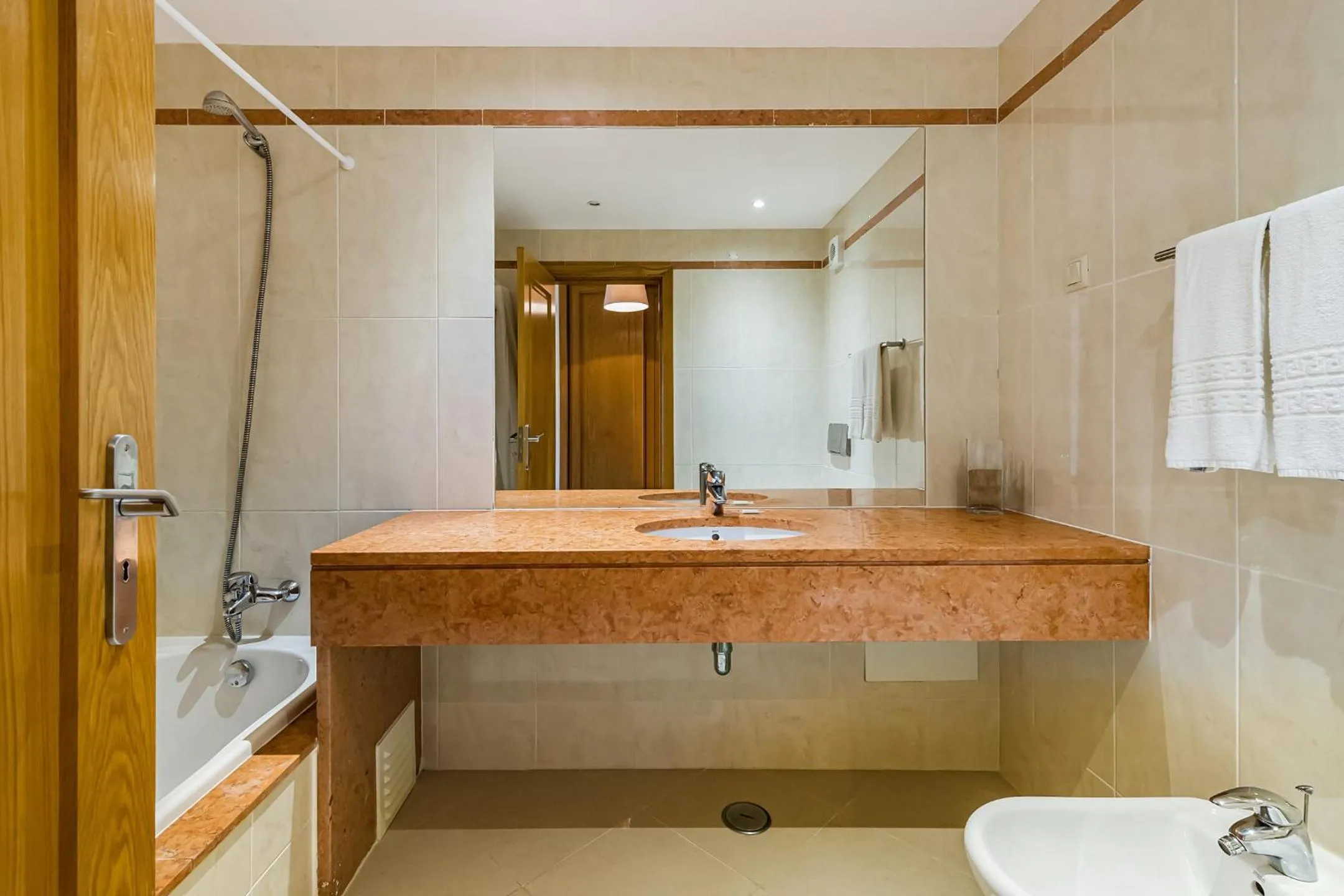Bathroom in MouraPraia By Garvetur