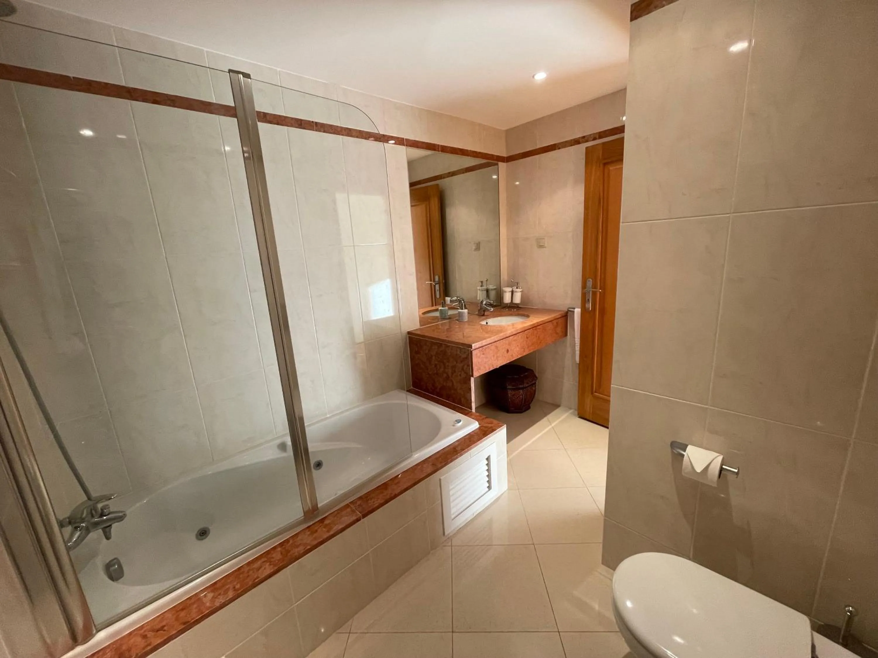 Toilet in MouraPraia By Garvetur
