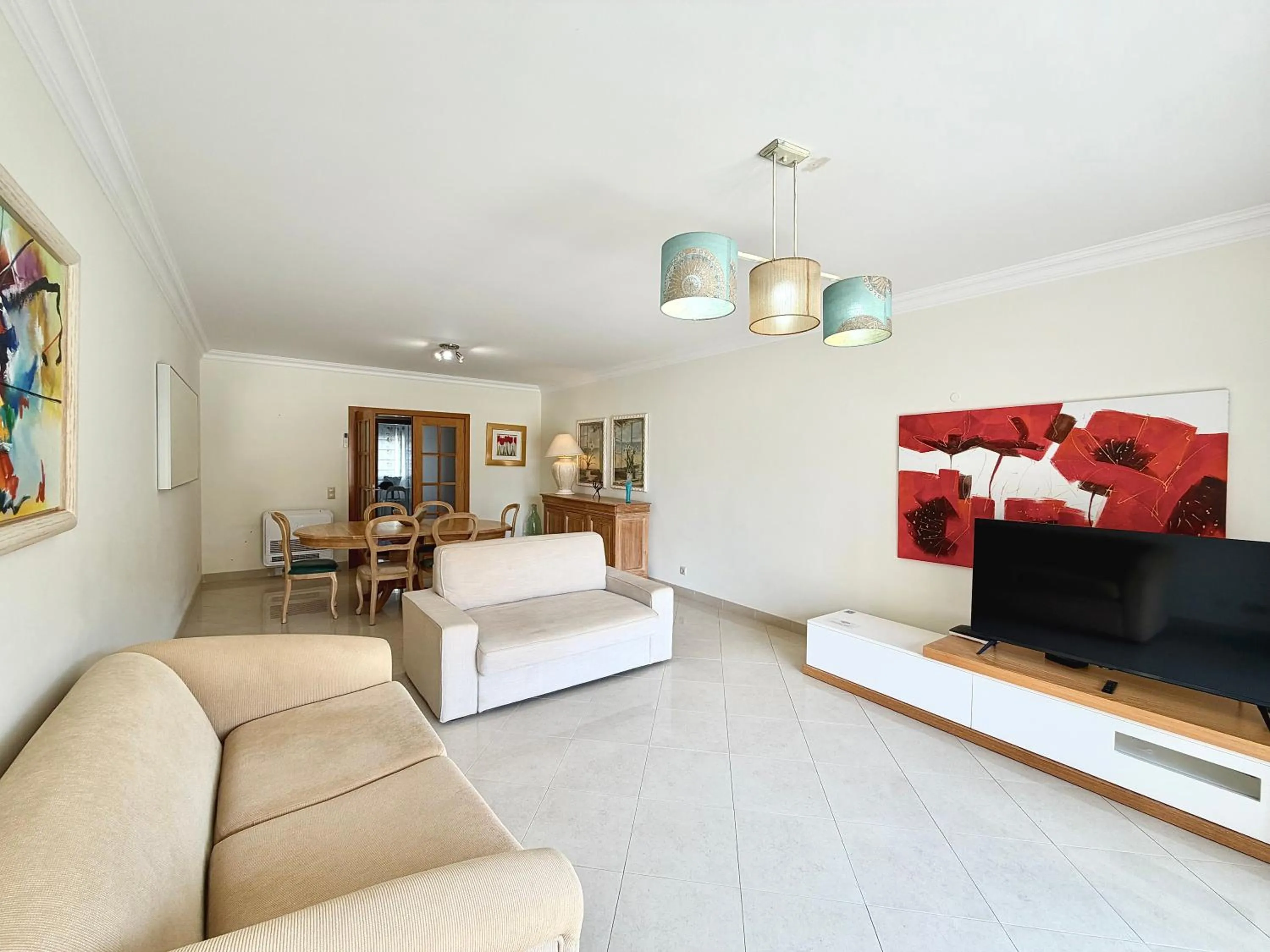 Living room in MouraPraia By Garvetur