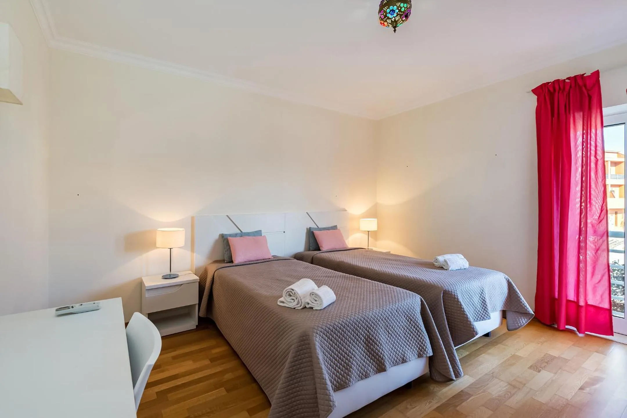Bedroom, Bed in MouraPraia By Garvetur