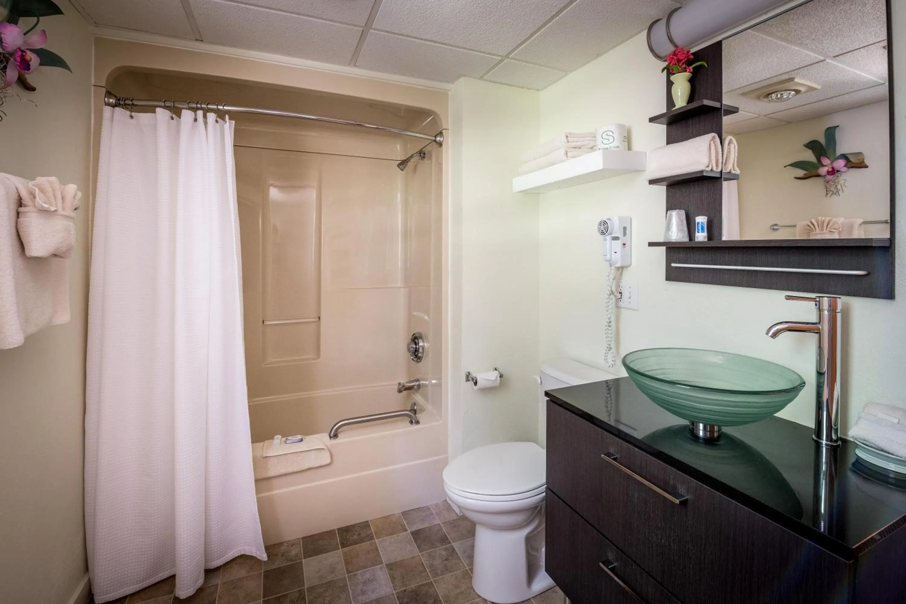 Bathroom in Ephraim Motel