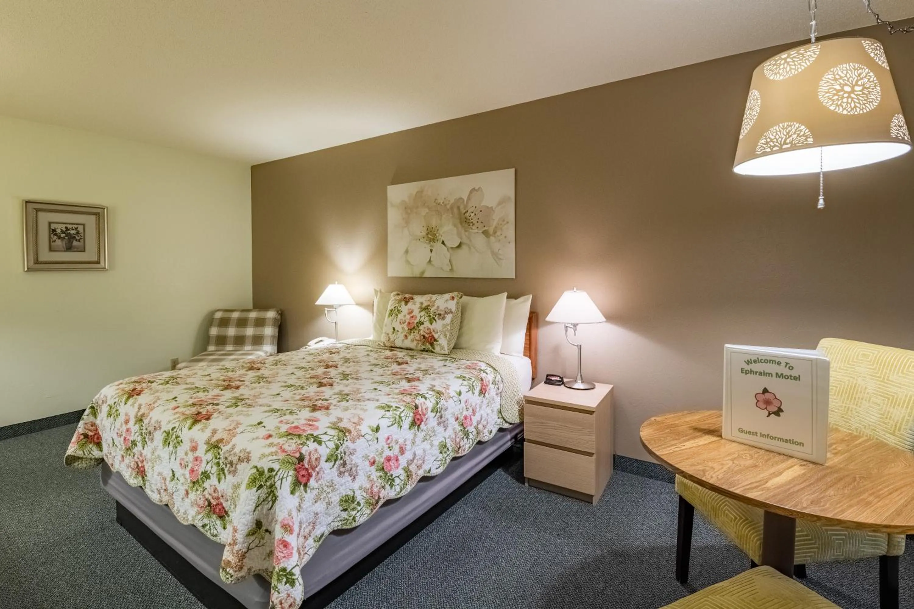 Bed in Ephraim Motel