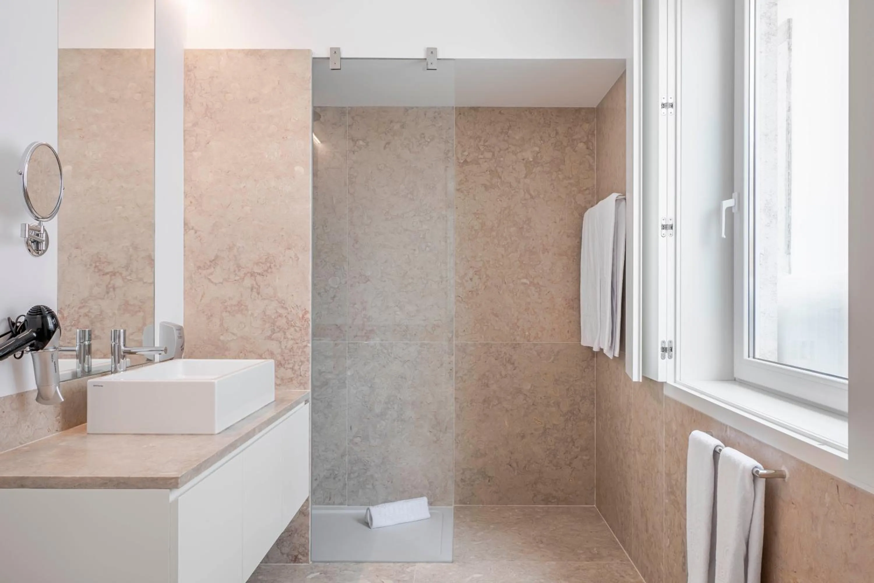 Bathroom in Tandem Palacio Alfama Apartments