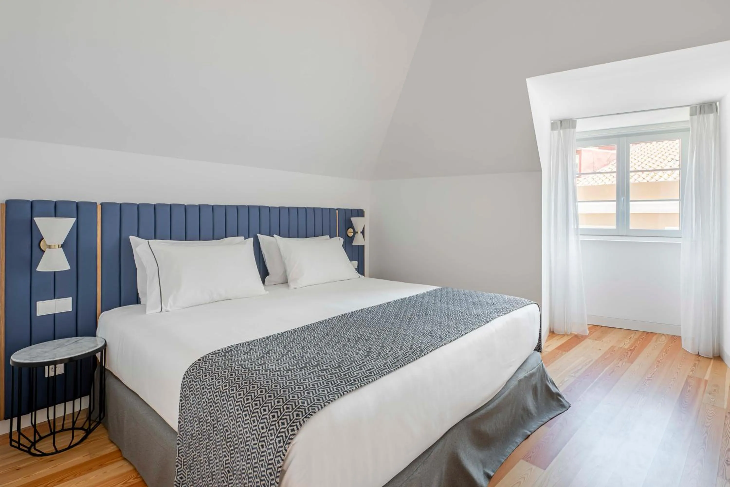 Photo of the whole room, Bed in Tandem Palacio Alfama Apartments