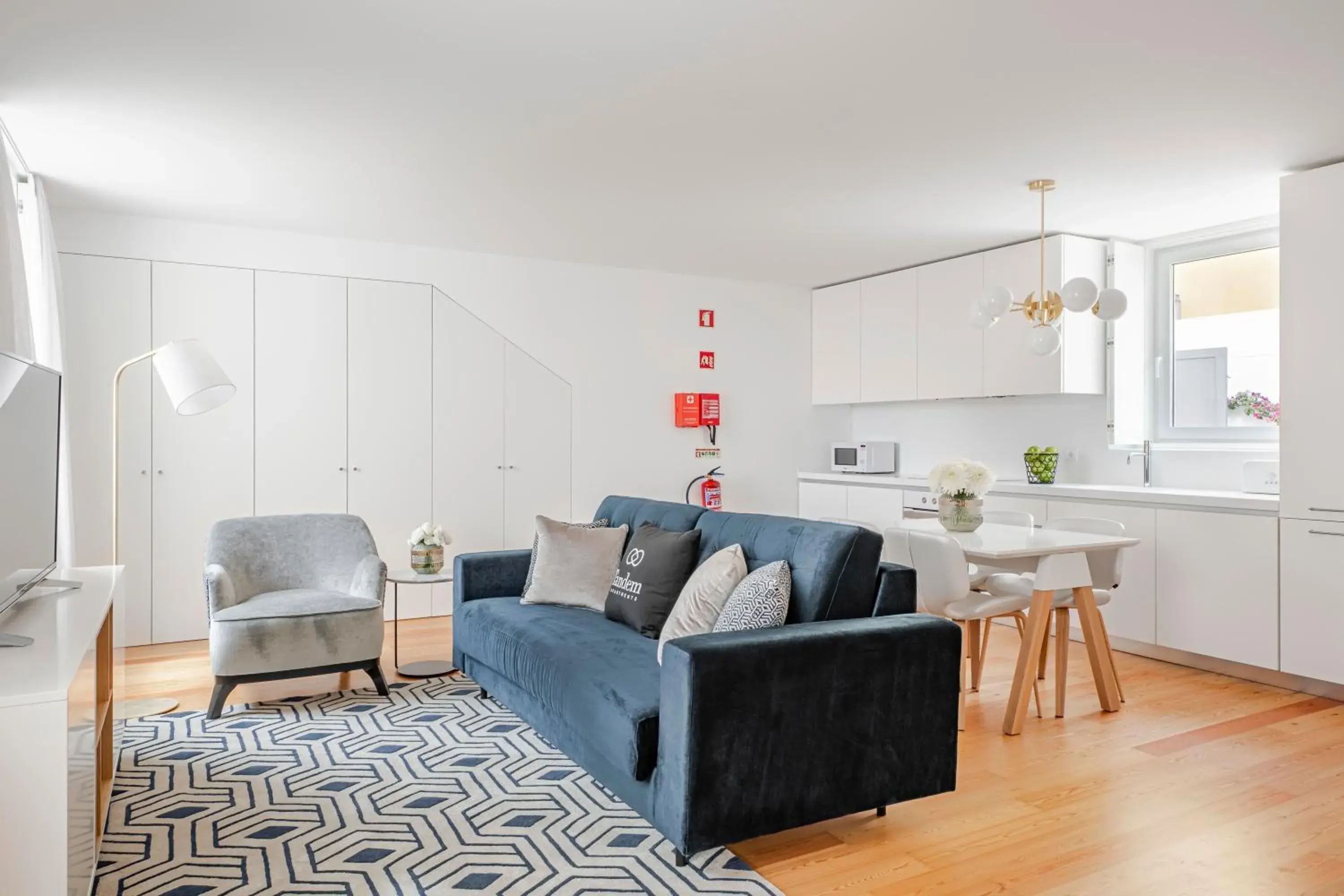Dining area in Tandem Palacio Alfama Apartments Dining area in Tandem Palacio Alfama Apartments