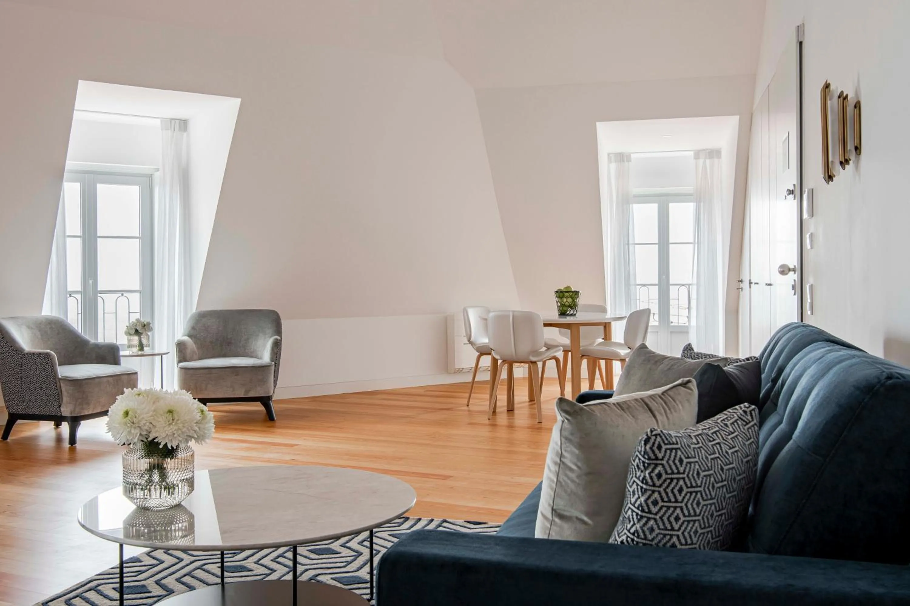 Photo of the whole room in Tandem Palacio Alfama Apartments