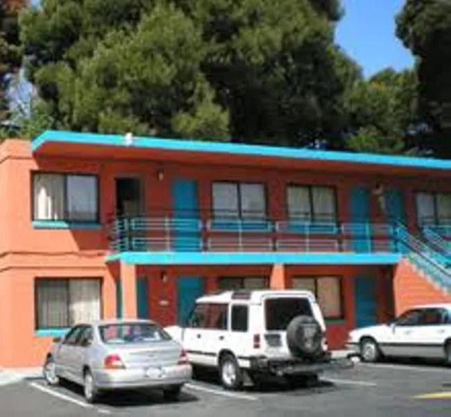 Property building in Budget Inn