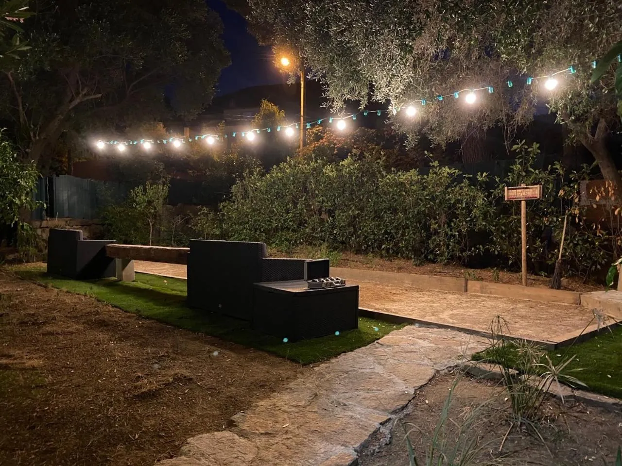 Night in Villa LES FIGUIERS