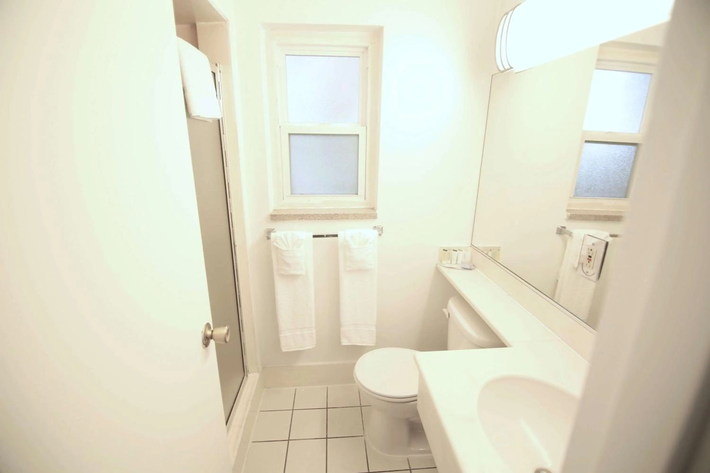 Photo of the whole room in Travelodge by Wyndham Burbank-Glendale