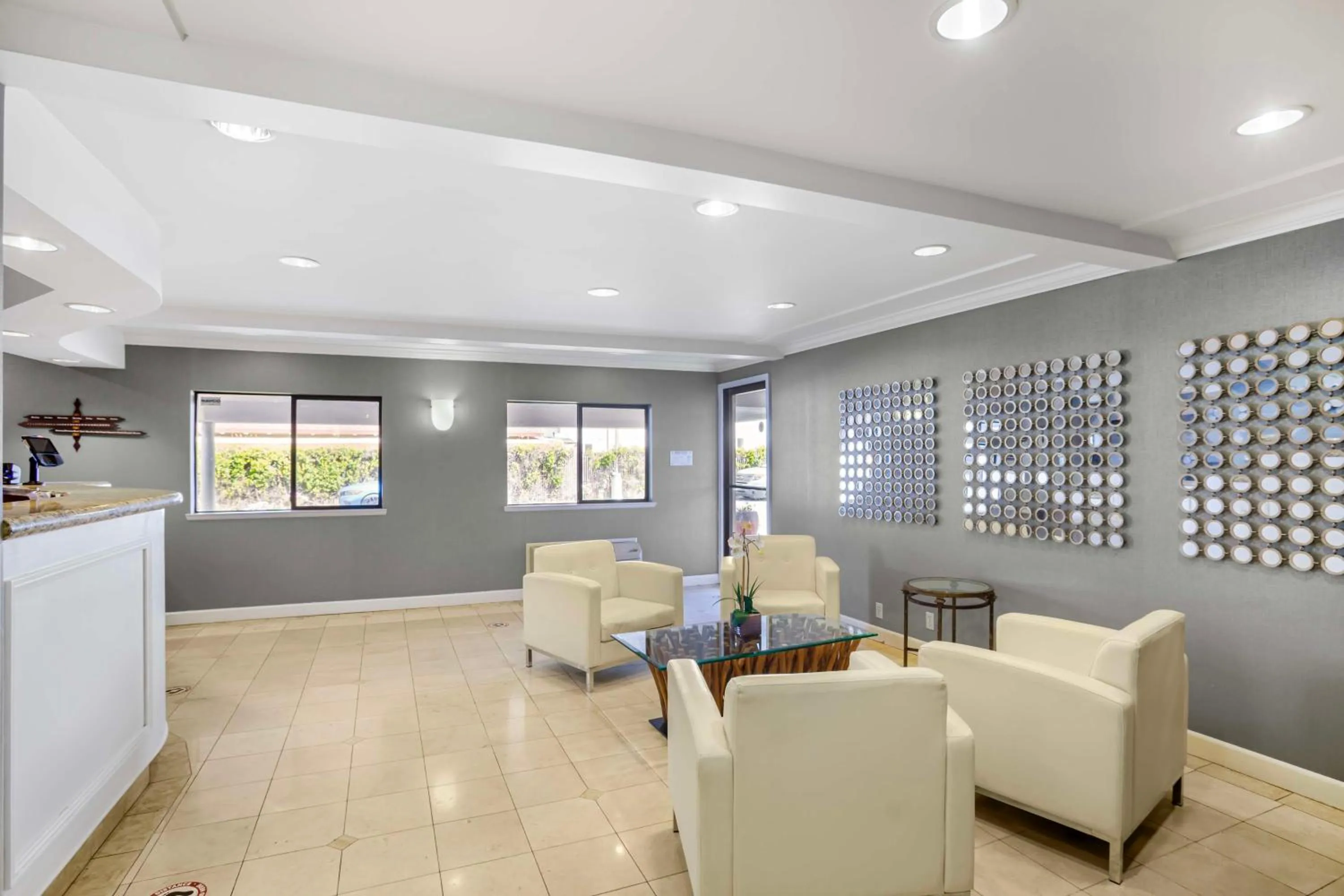 Lobby or reception in Best Western Inn Santa Cruz