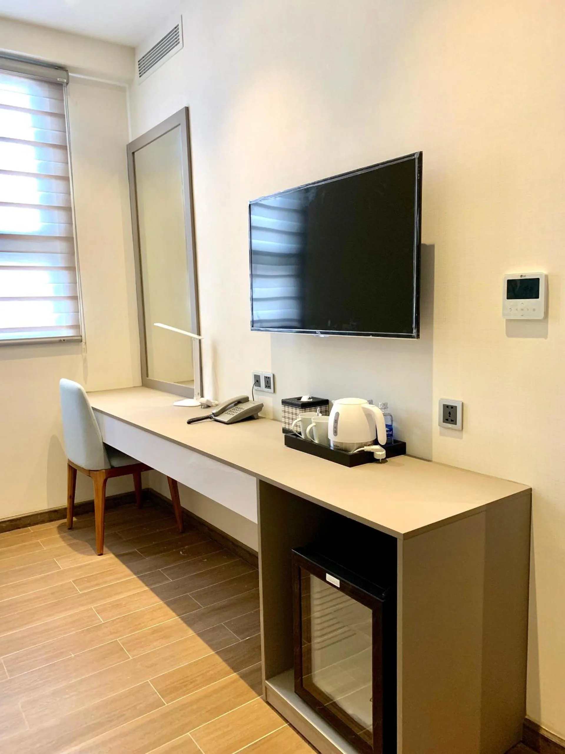 TV and multimedia in Kim Oanh Orchids Hotel