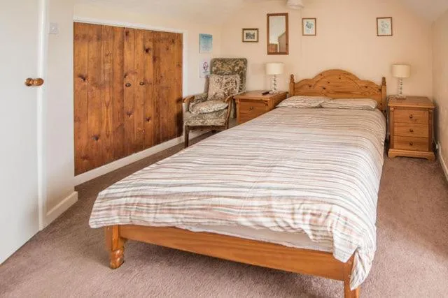 Bedroom, Bed in Glendower