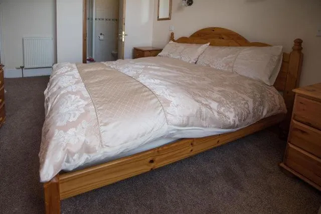 Bedroom, Bed in Glendower